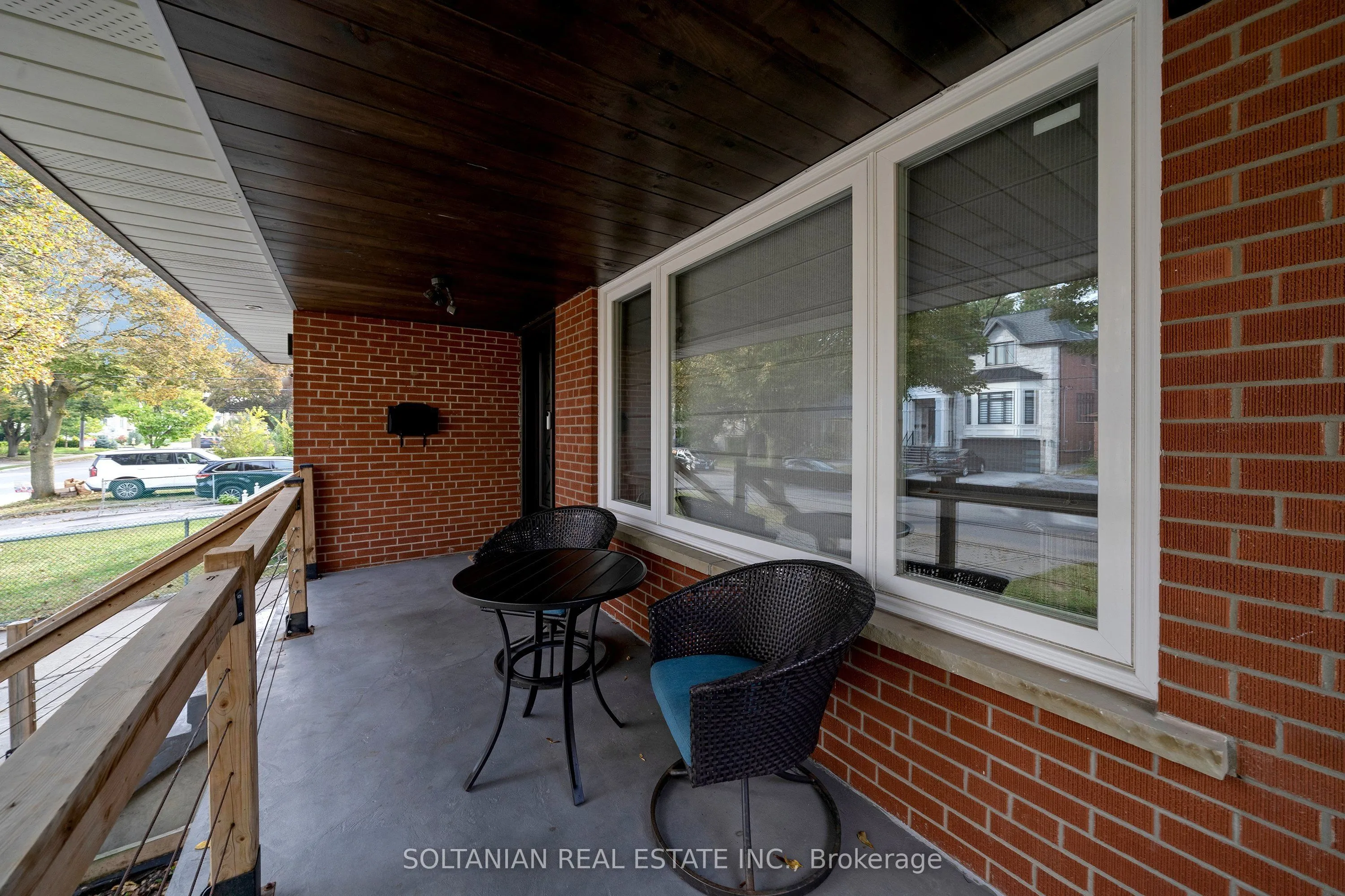 33 Madawaska Avenue