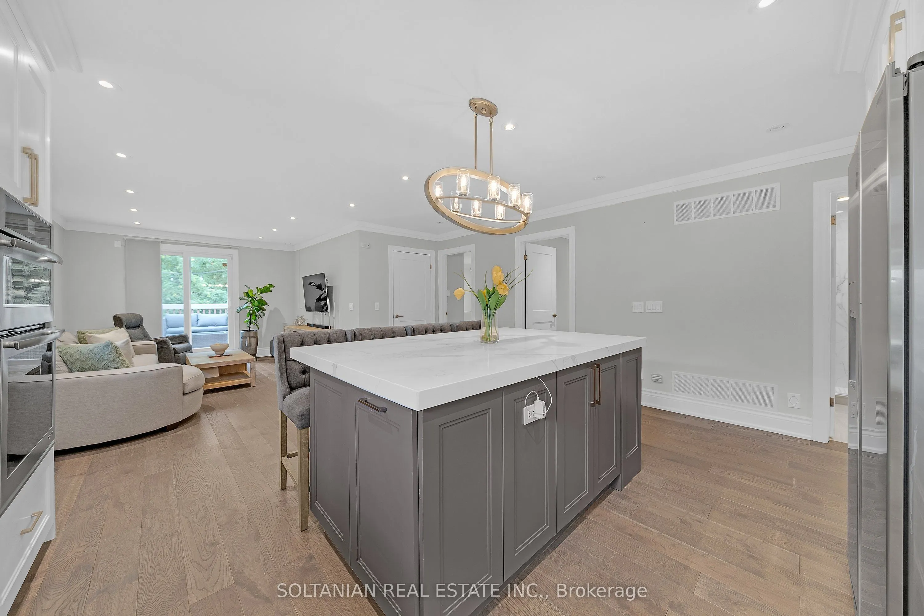 33 Madawaska Avenue