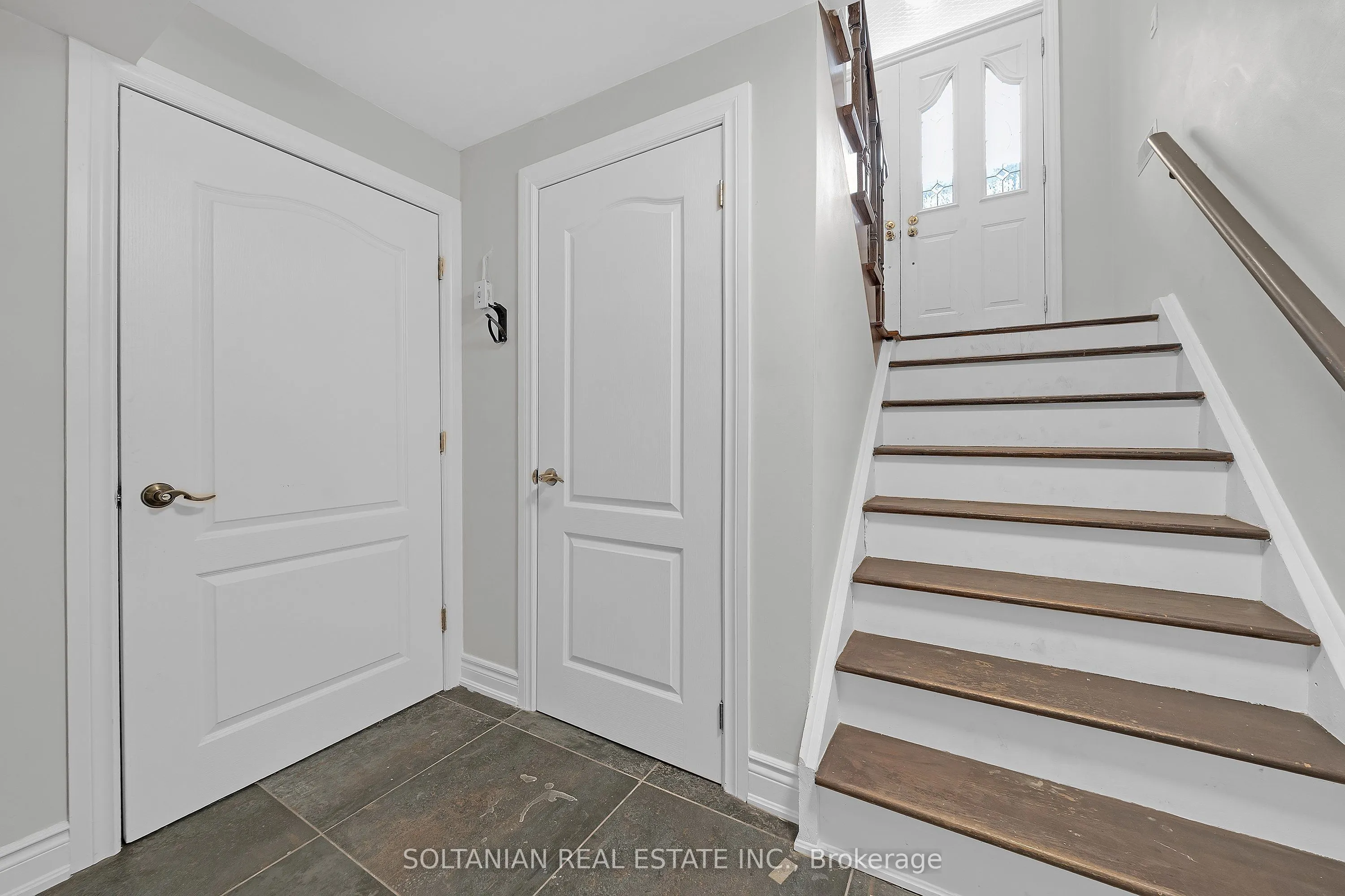 33 Madawaska Avenue