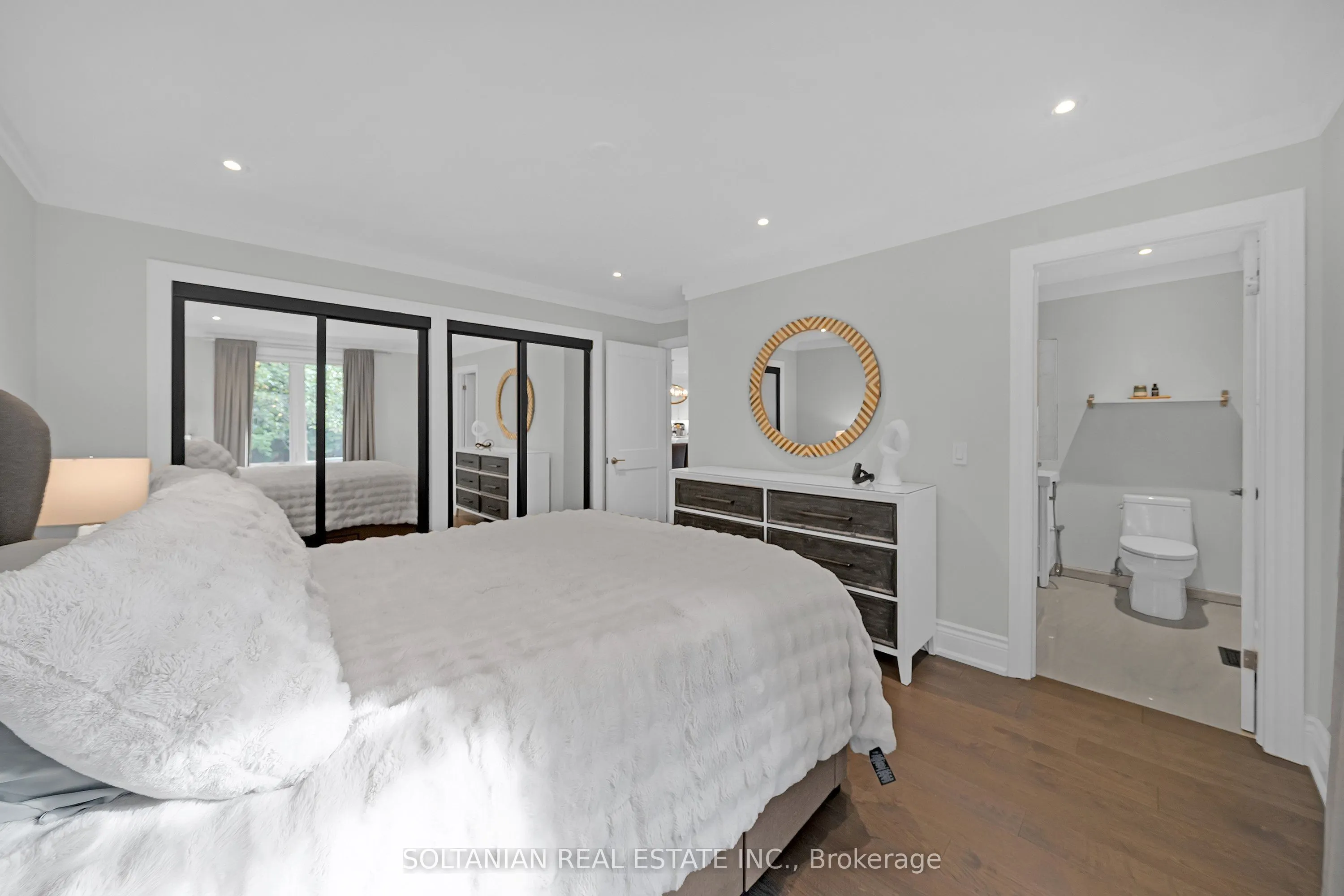 33 Madawaska Avenue