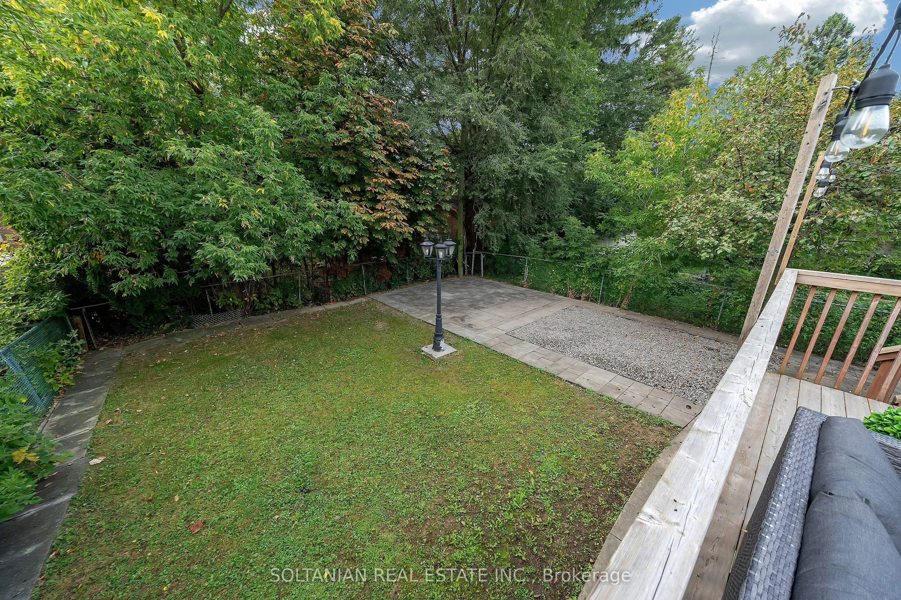 33 Madawaska Avenue