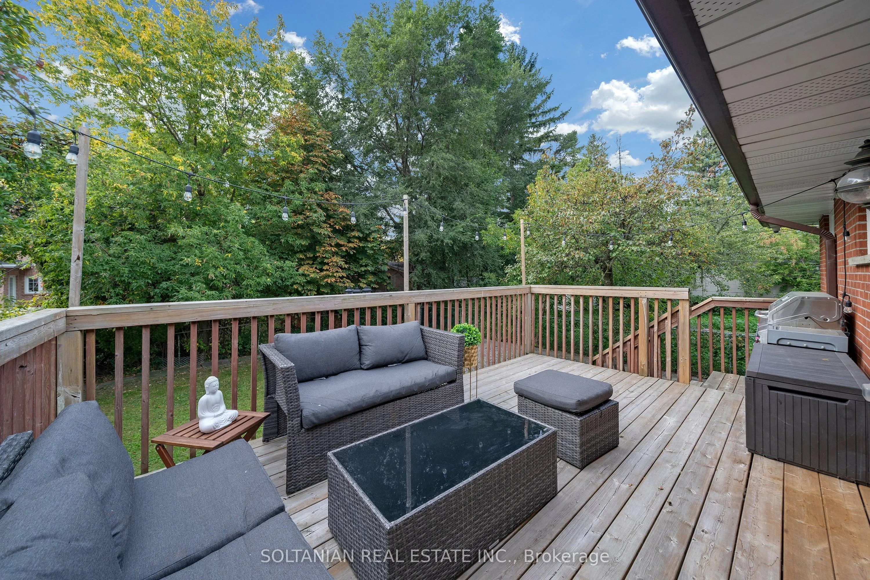 33 Madawaska Avenue
