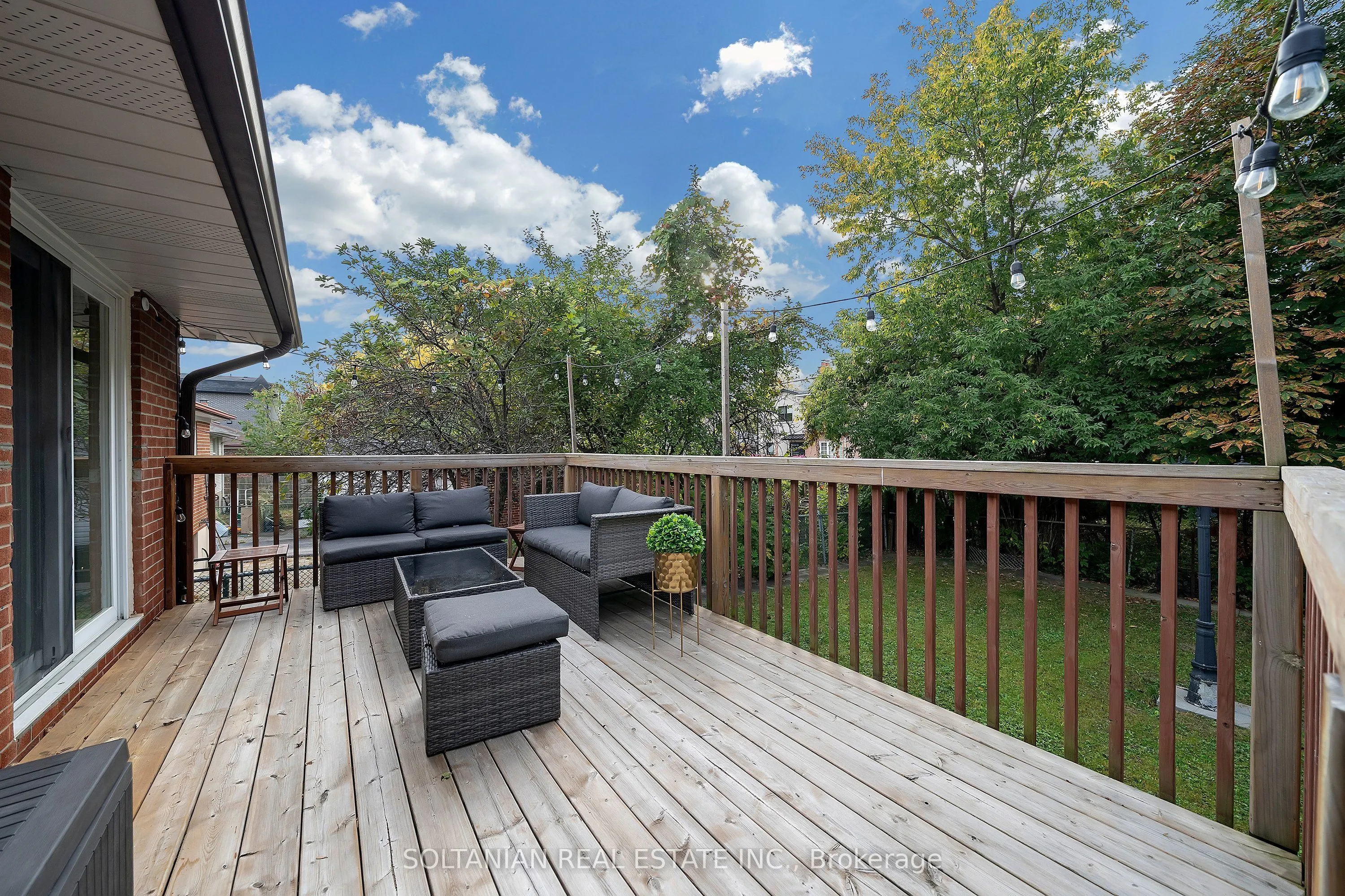 33 Madawaska Avenue