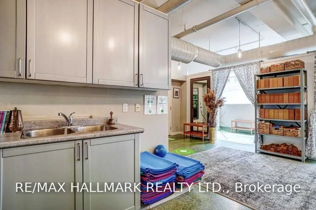 80 Sherbourne Street #106