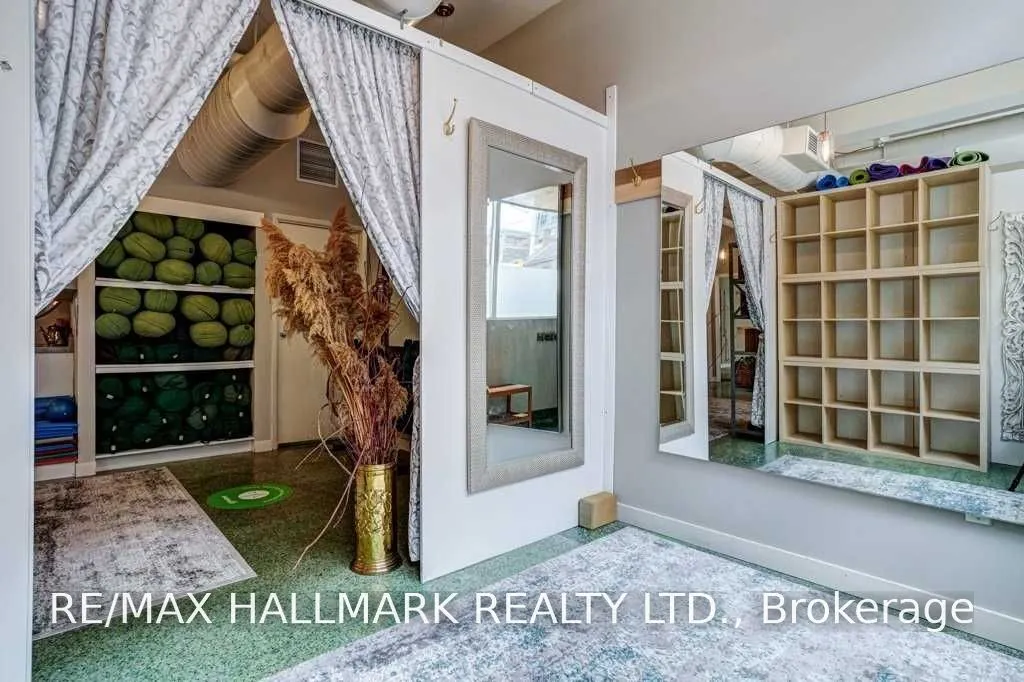 80 Sherbourne Street #106