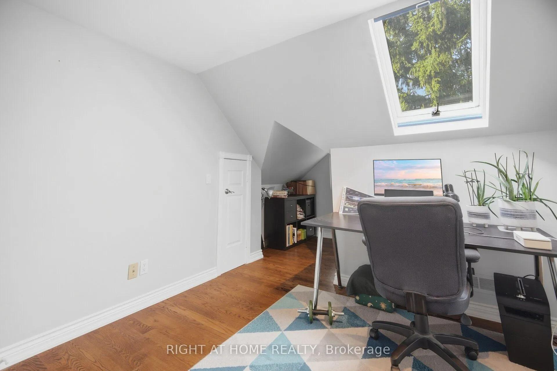 219 Broadway Avenue