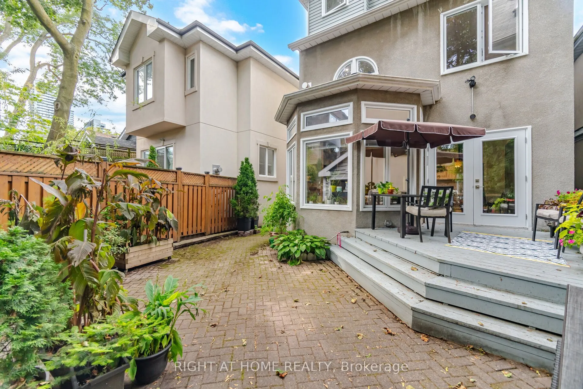 219 Broadway Avenue