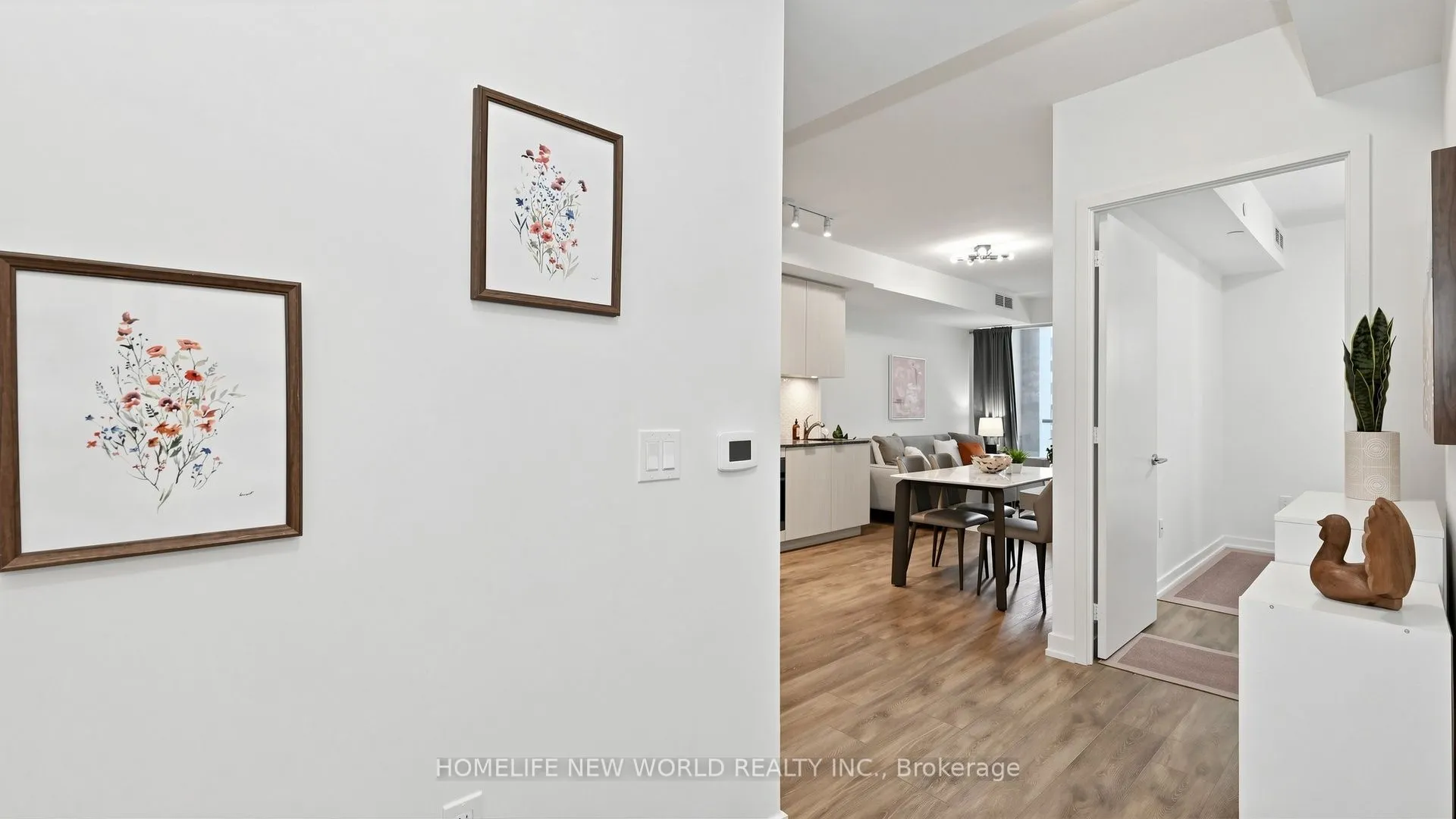 158 Front Street E #813