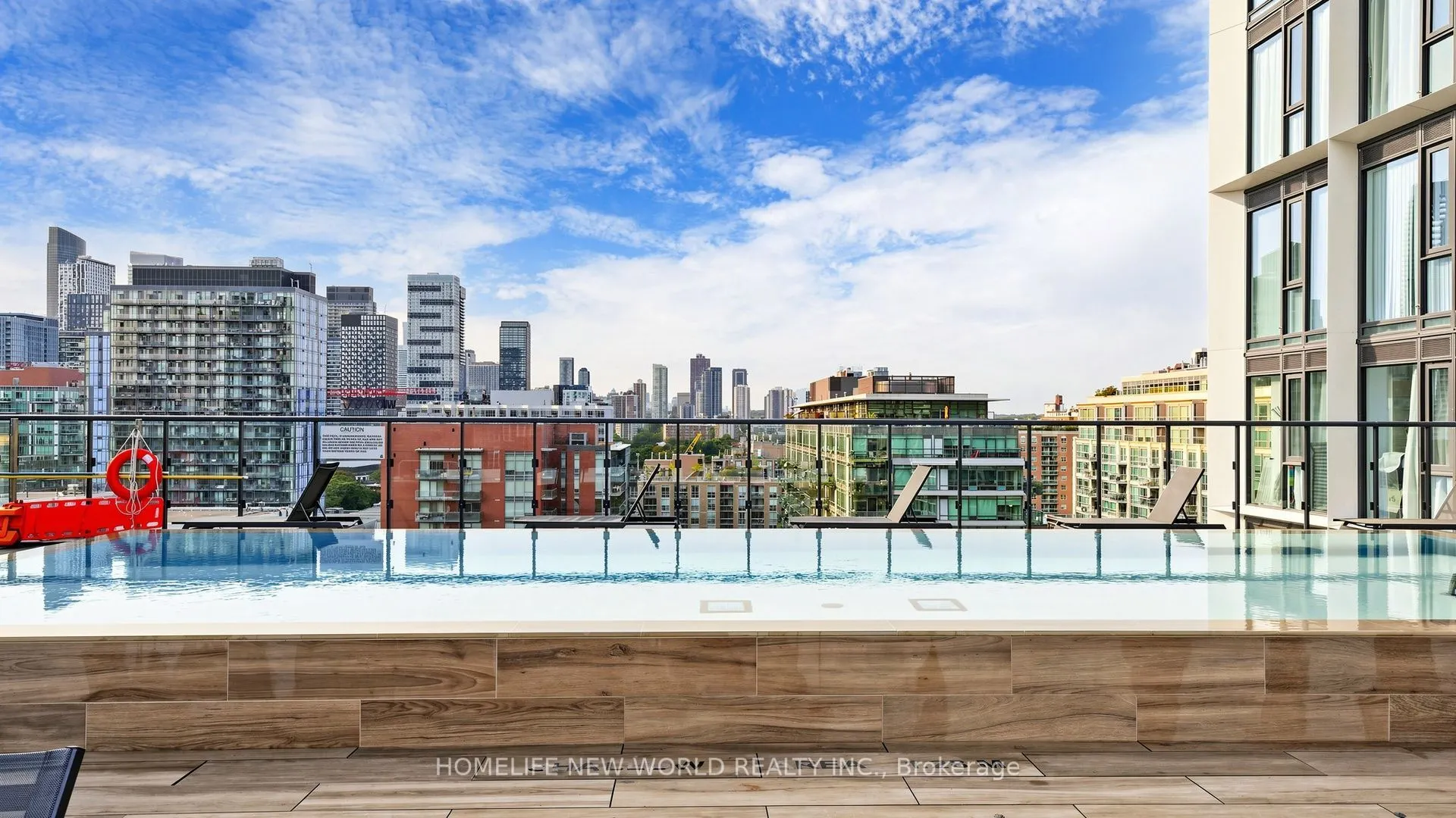 158 Front Street E #813