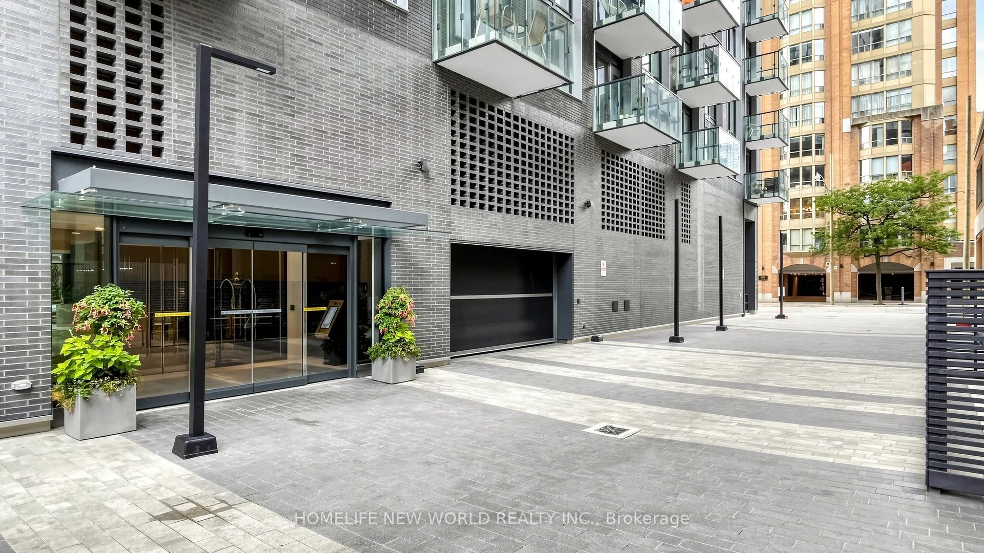 158 Front Street E #813