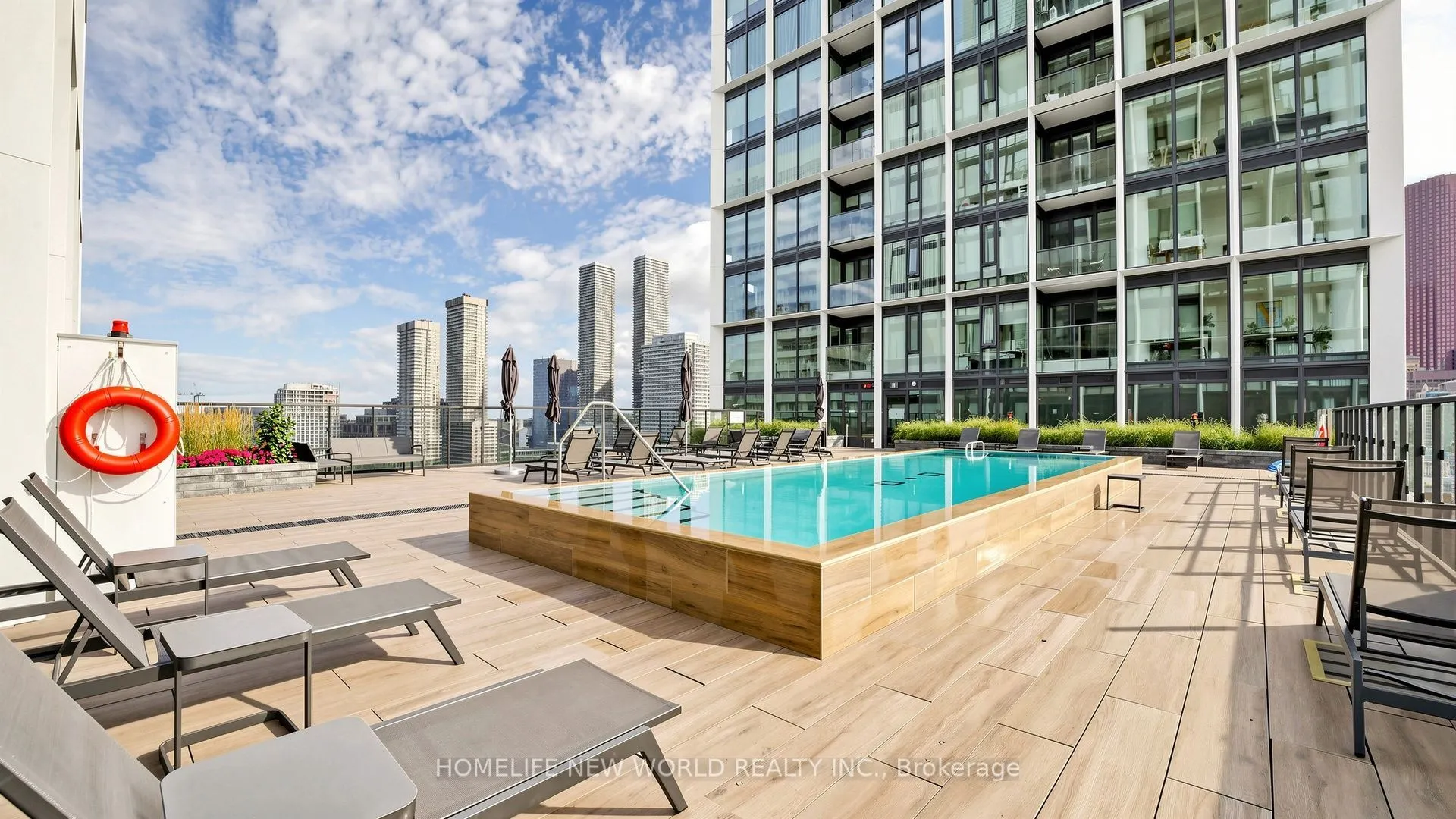 158 Front Street E #813