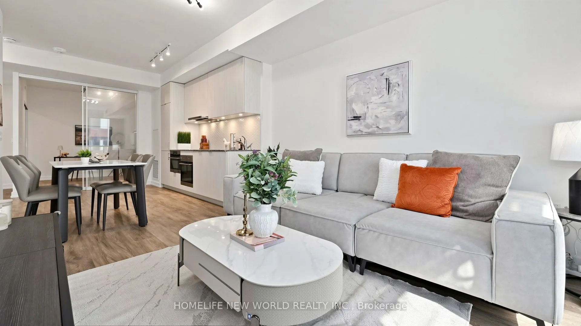 158 Front Street E #813