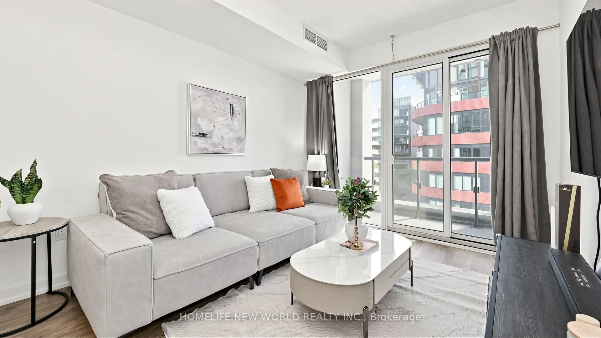 158 Front Street E #813