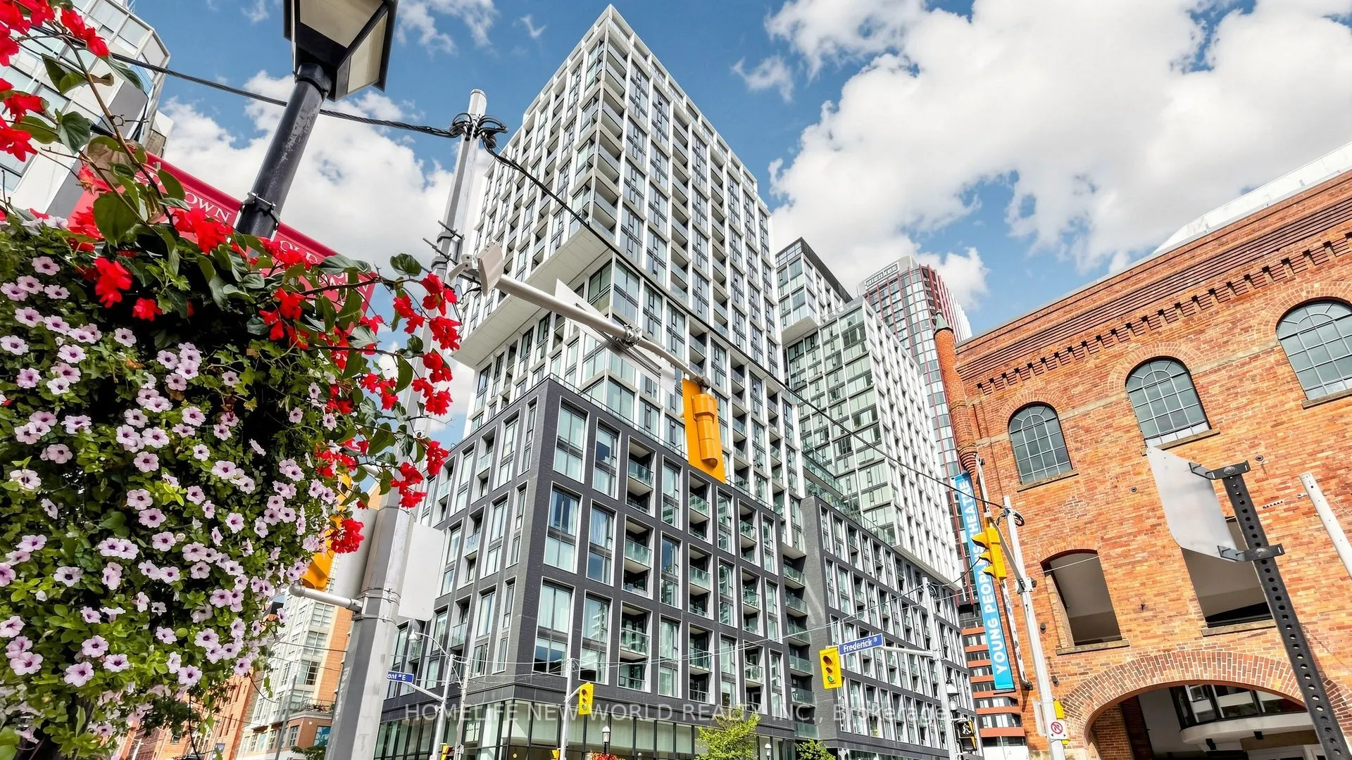 158 Front Street E #813
