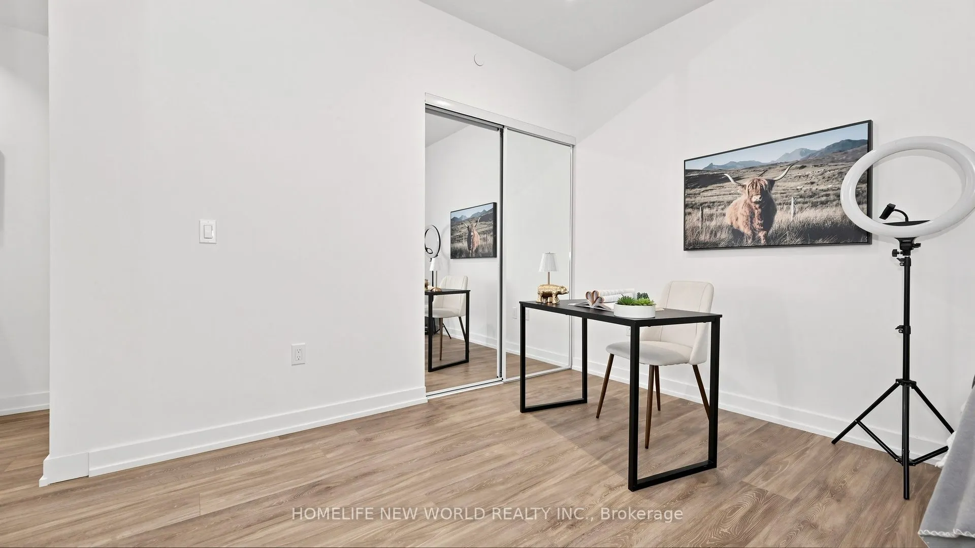 158 Front Street E #813
