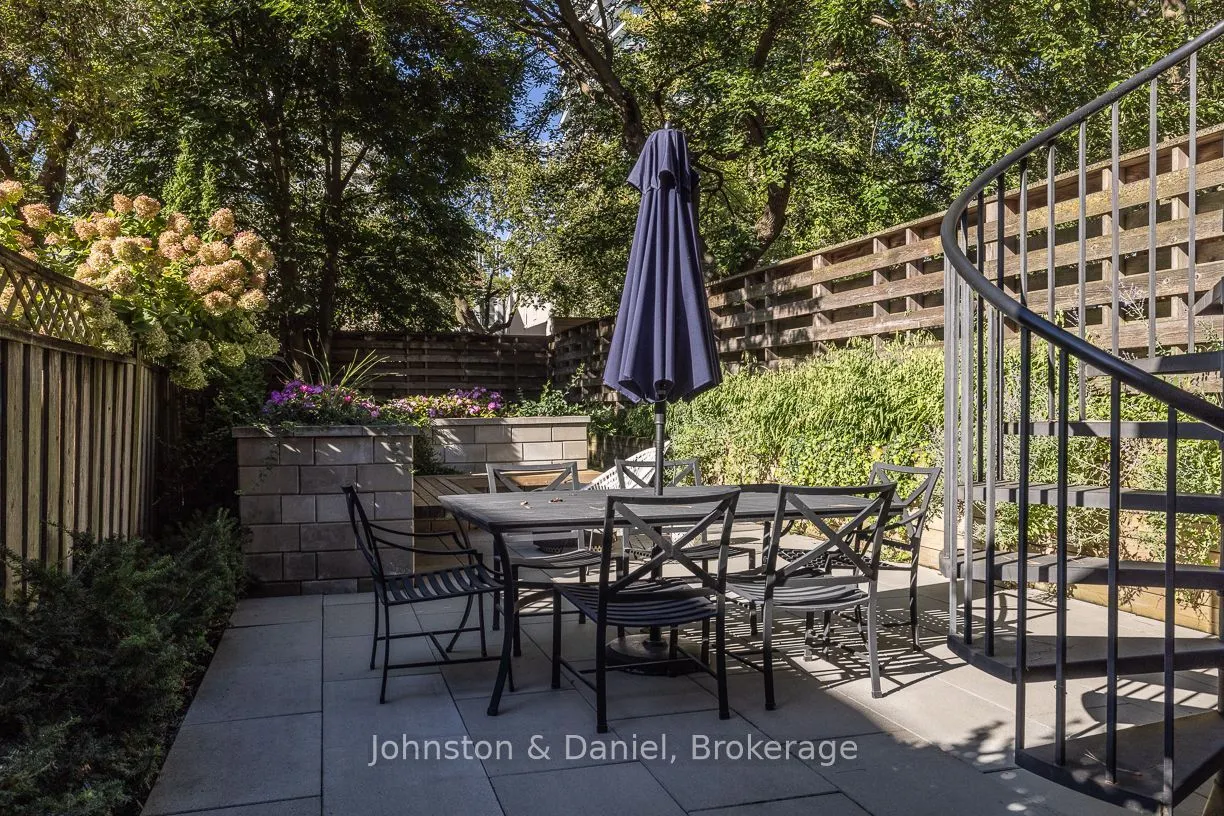 152 Hillsdale Avenue E
