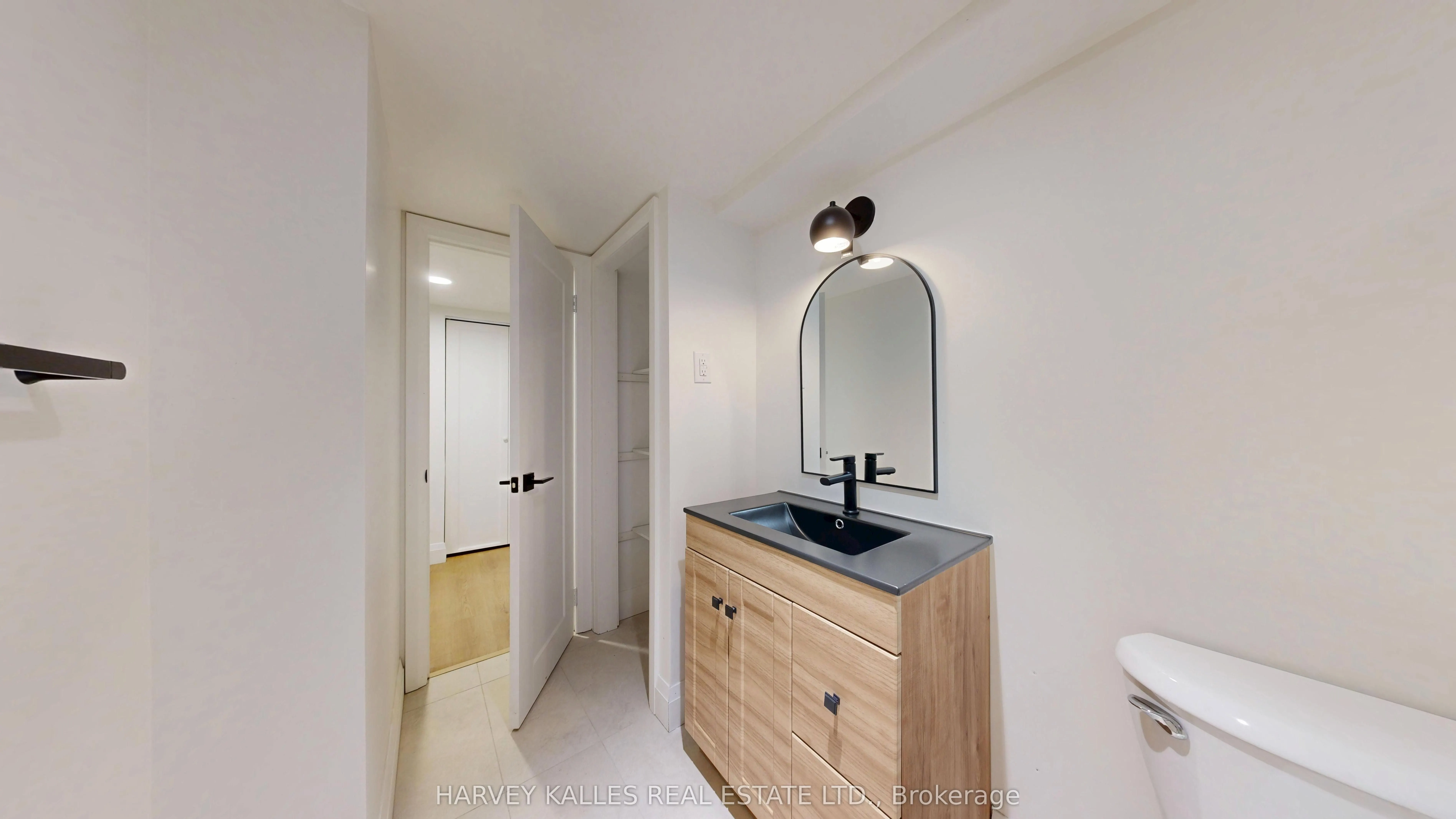 1214 Avenue Road #3