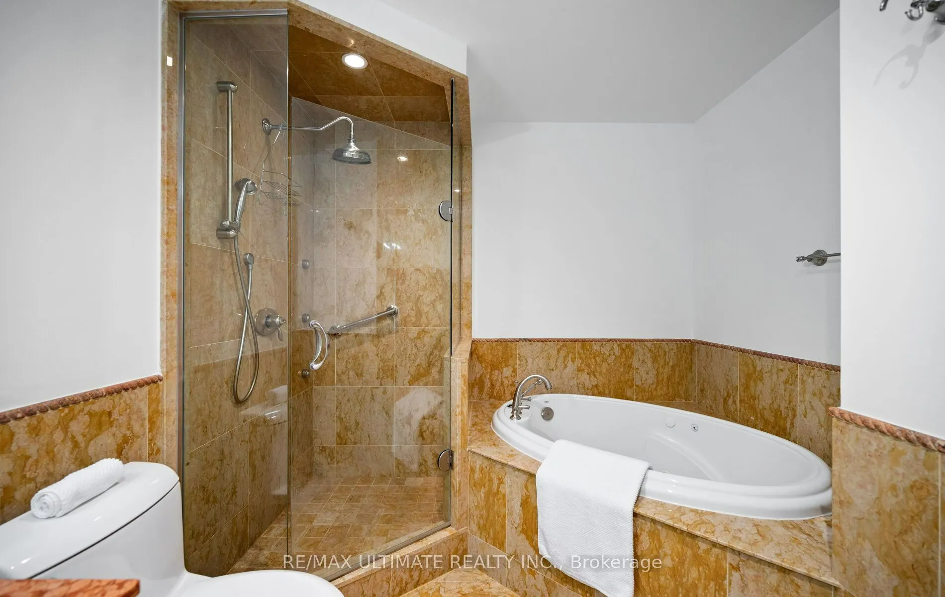 662 Sheppard Avenue #303c