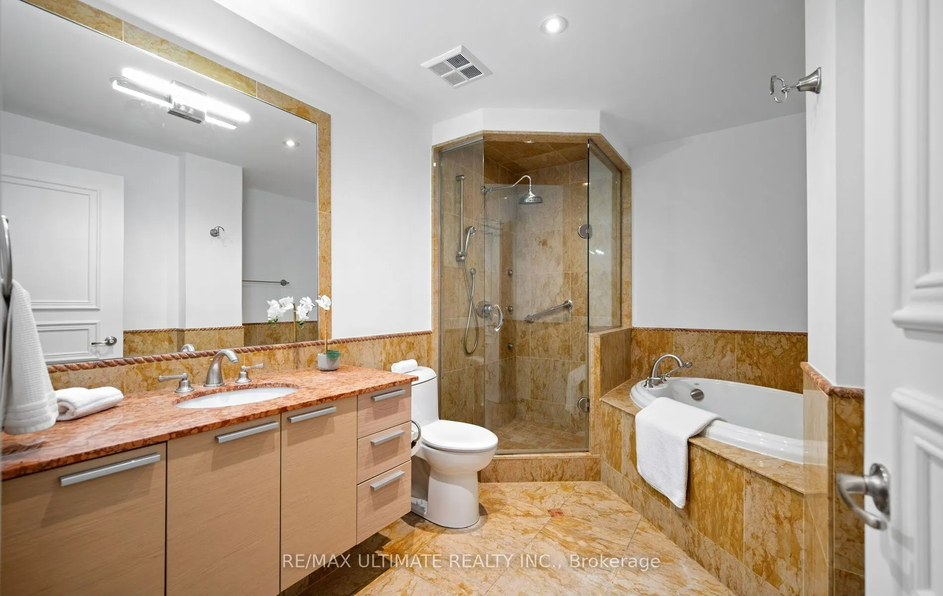 662 Sheppard Avenue #303c