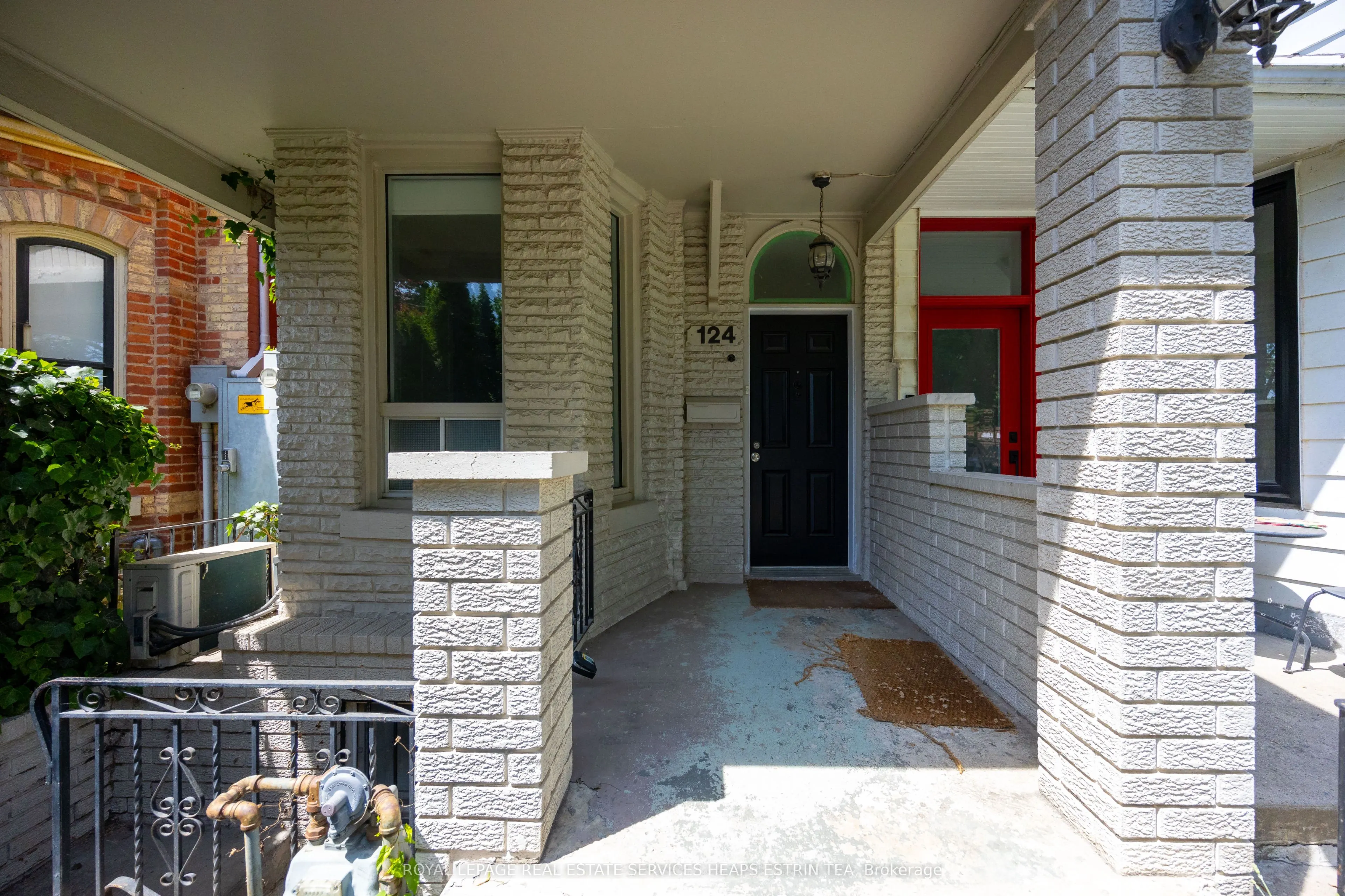 124 Argyle Street #Main