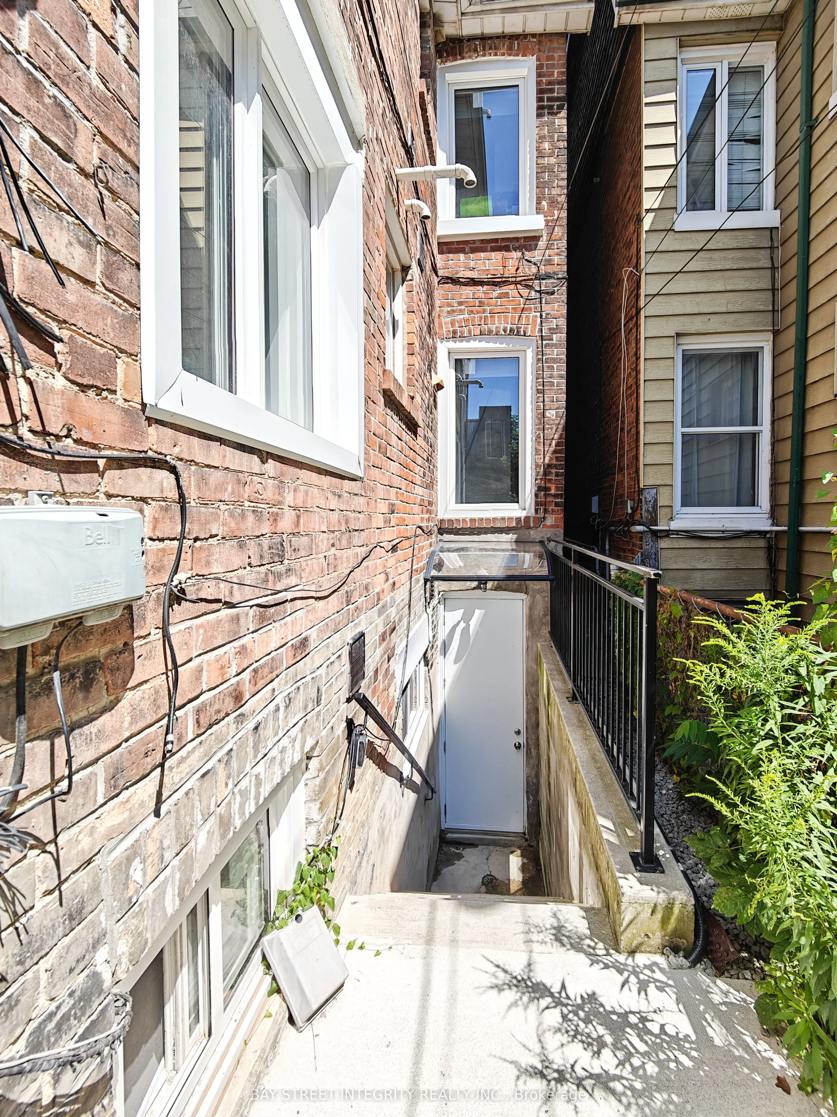 598 Crawford Street #Lower