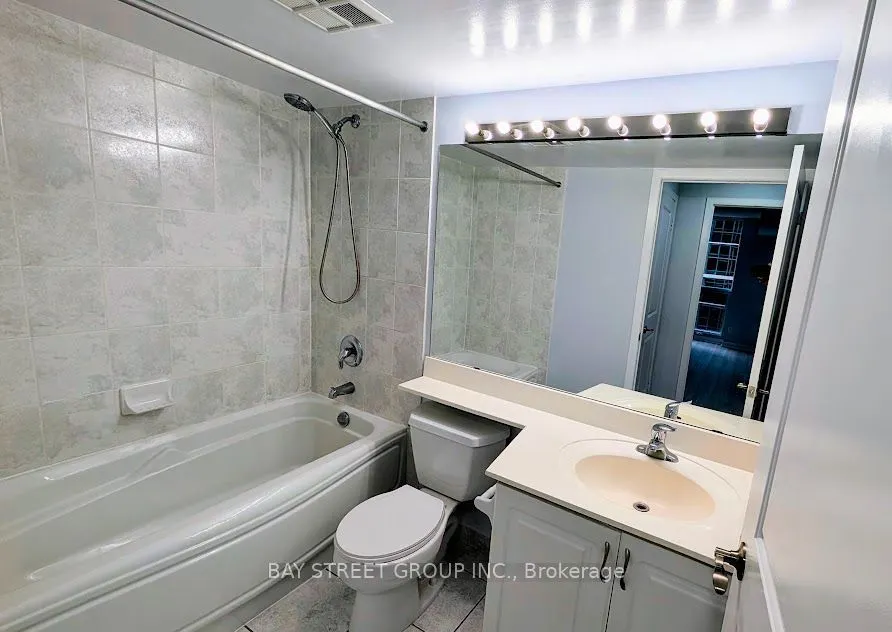 4978 Yonge Street #1812
