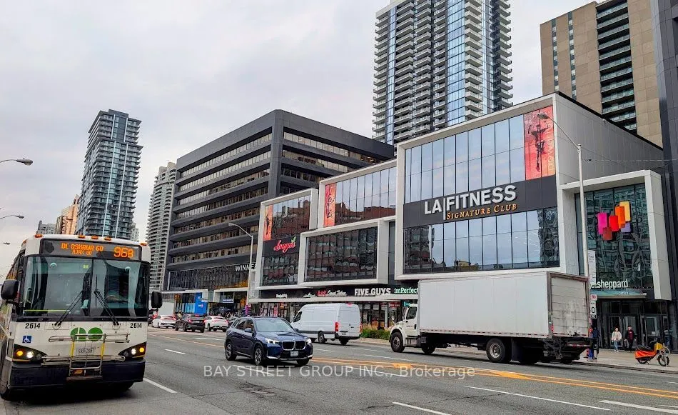 4978 Yonge Street #1812