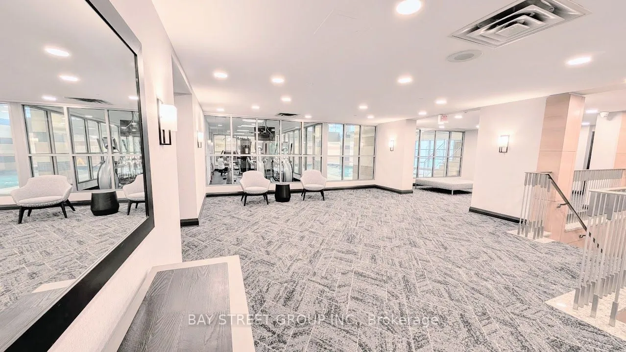 4978 Yonge Street #1812