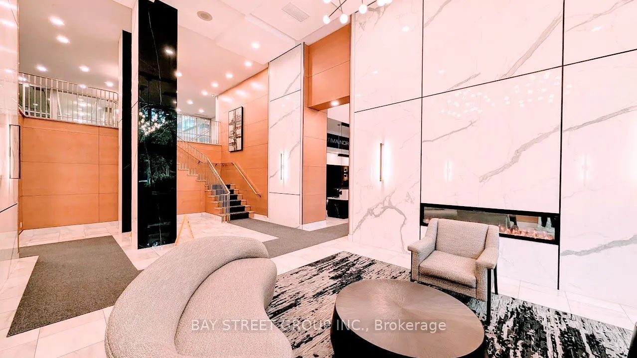 4978 Yonge Street #1812