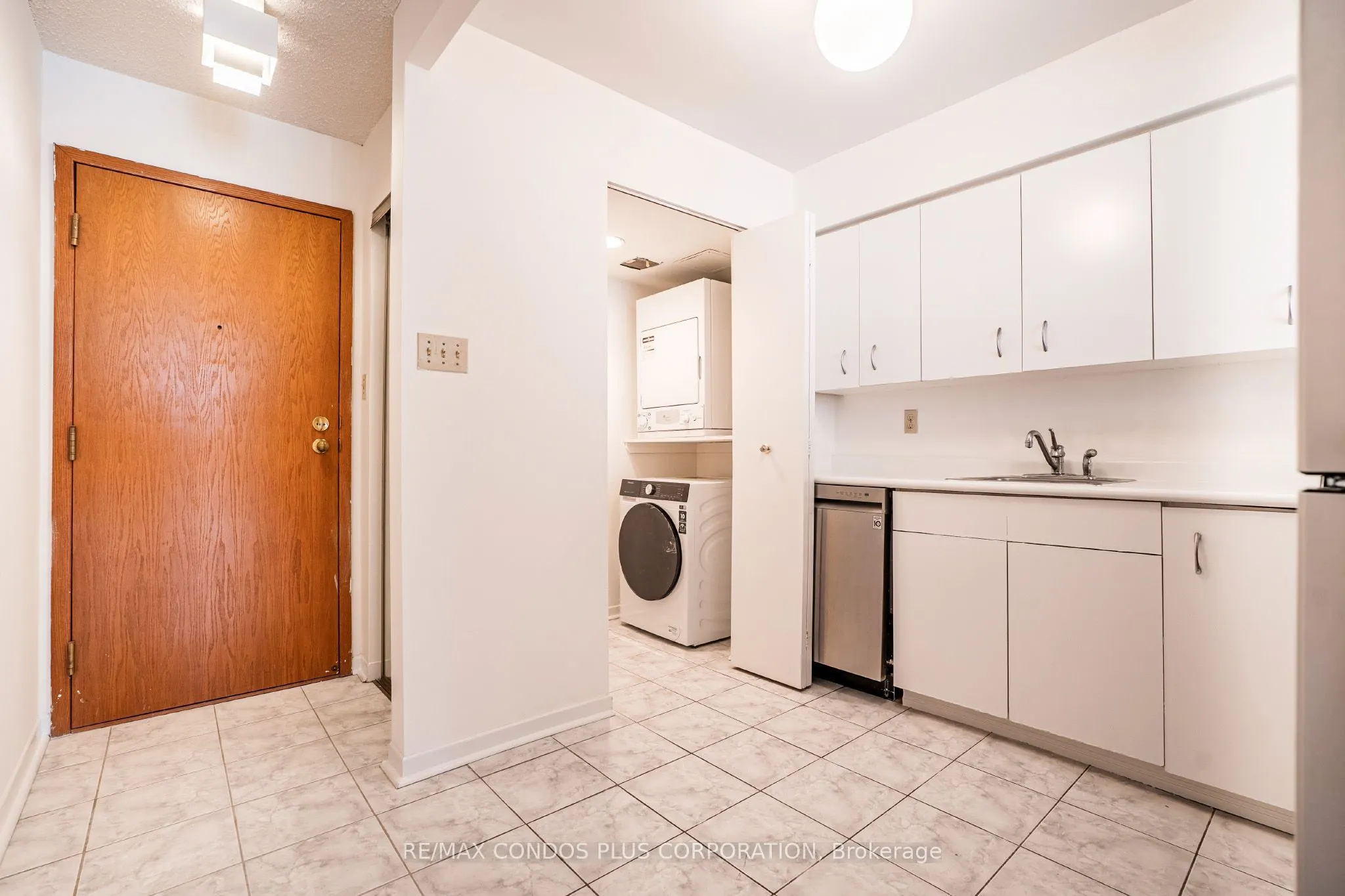 44 St Joseph Street #1811