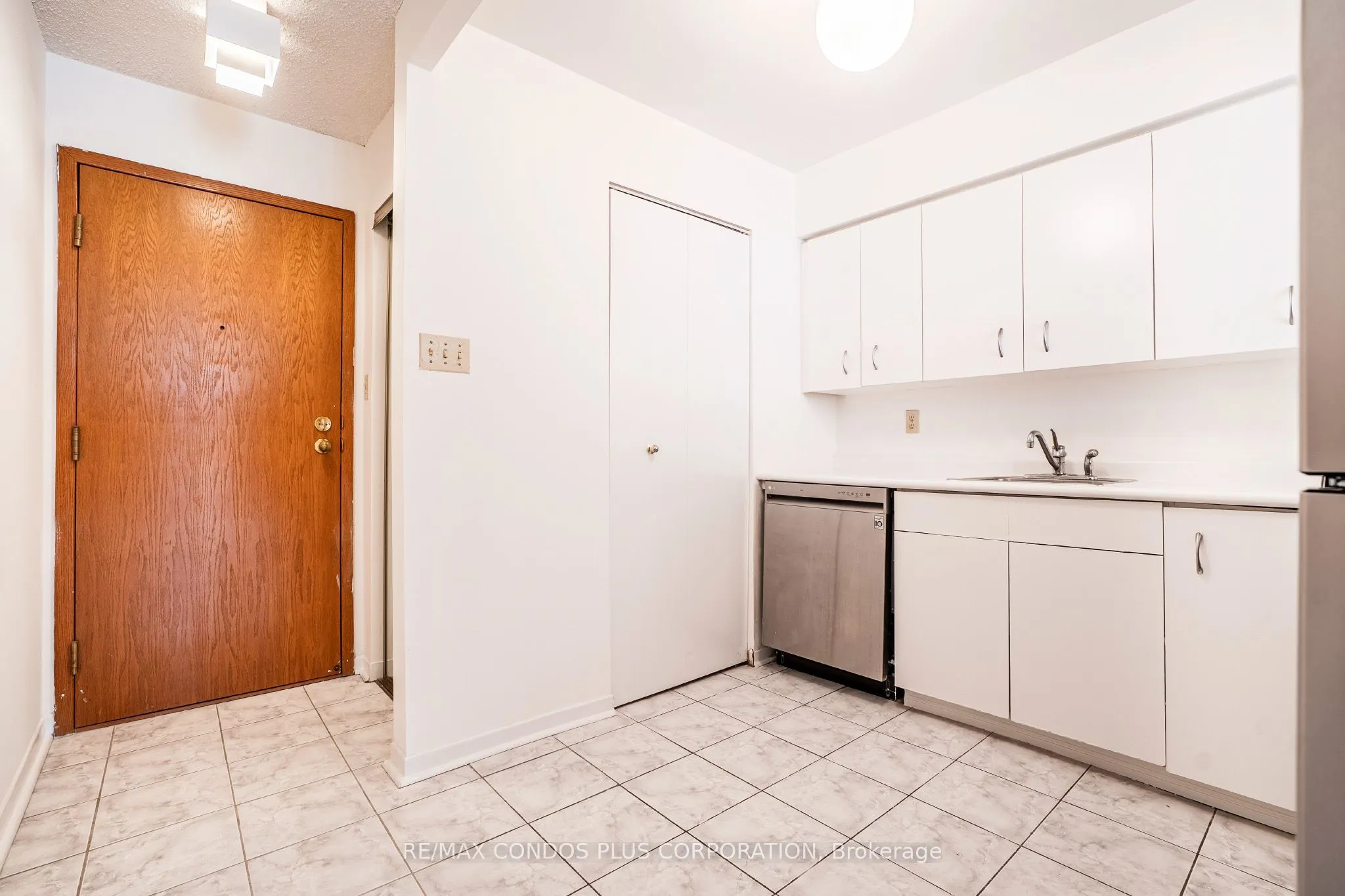 44 St Joseph Street #1811