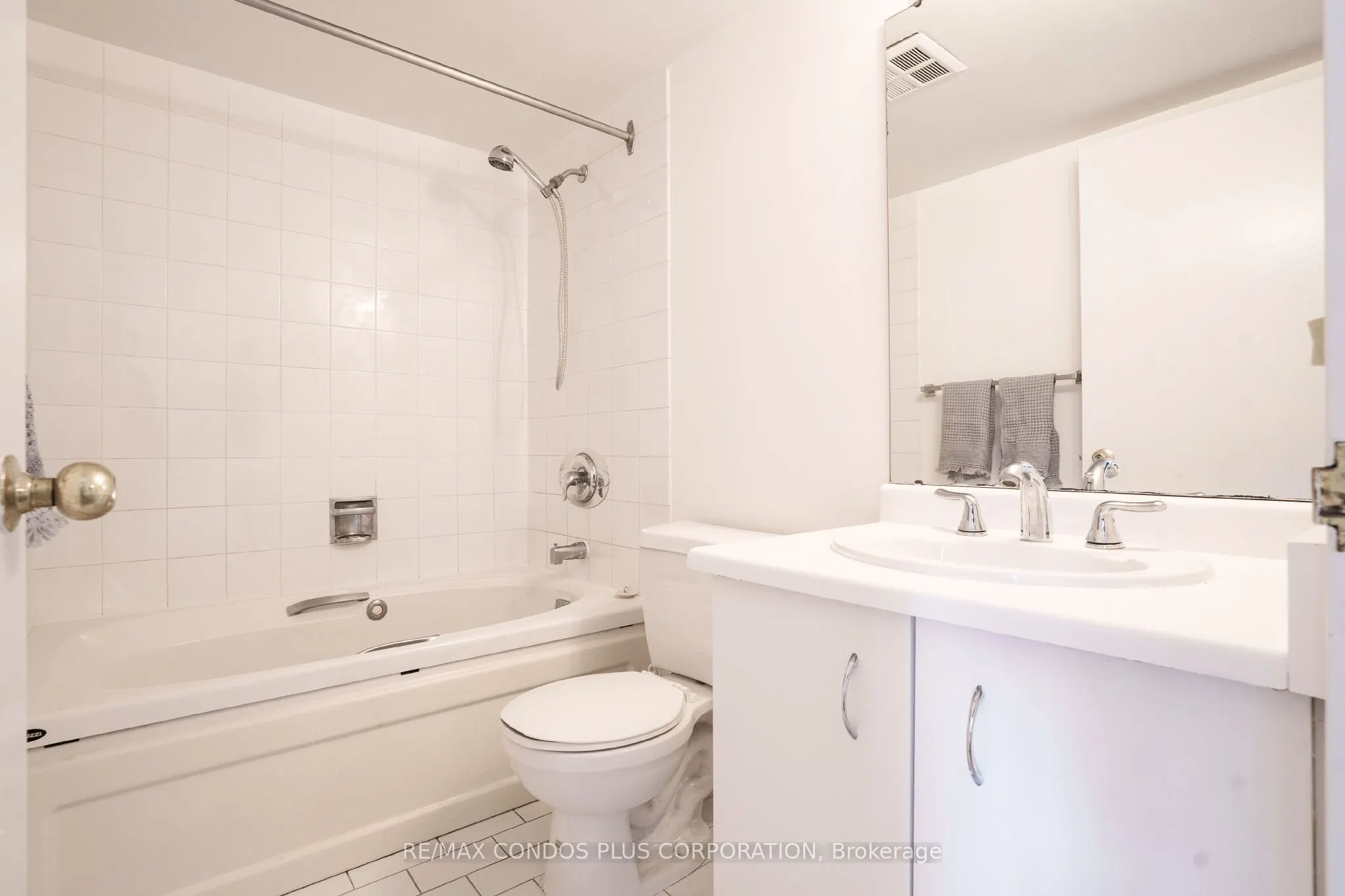 44 St Joseph Street #1811