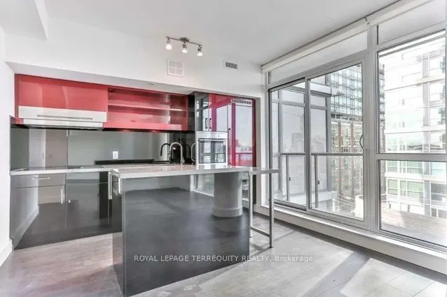 39 Sherbourne Street #609