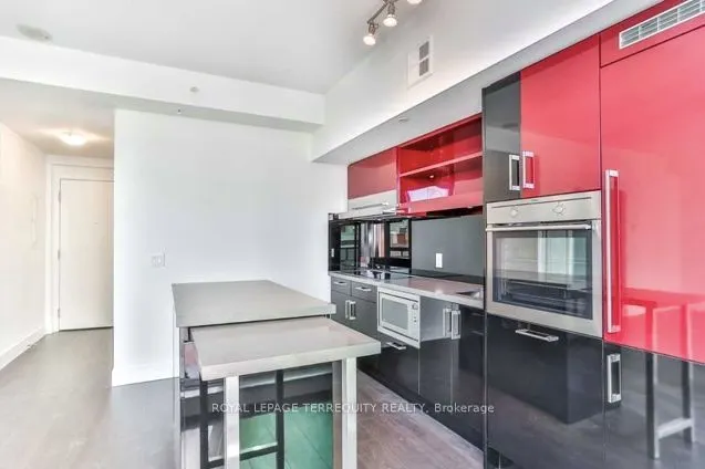 39 Sherbourne Street #609