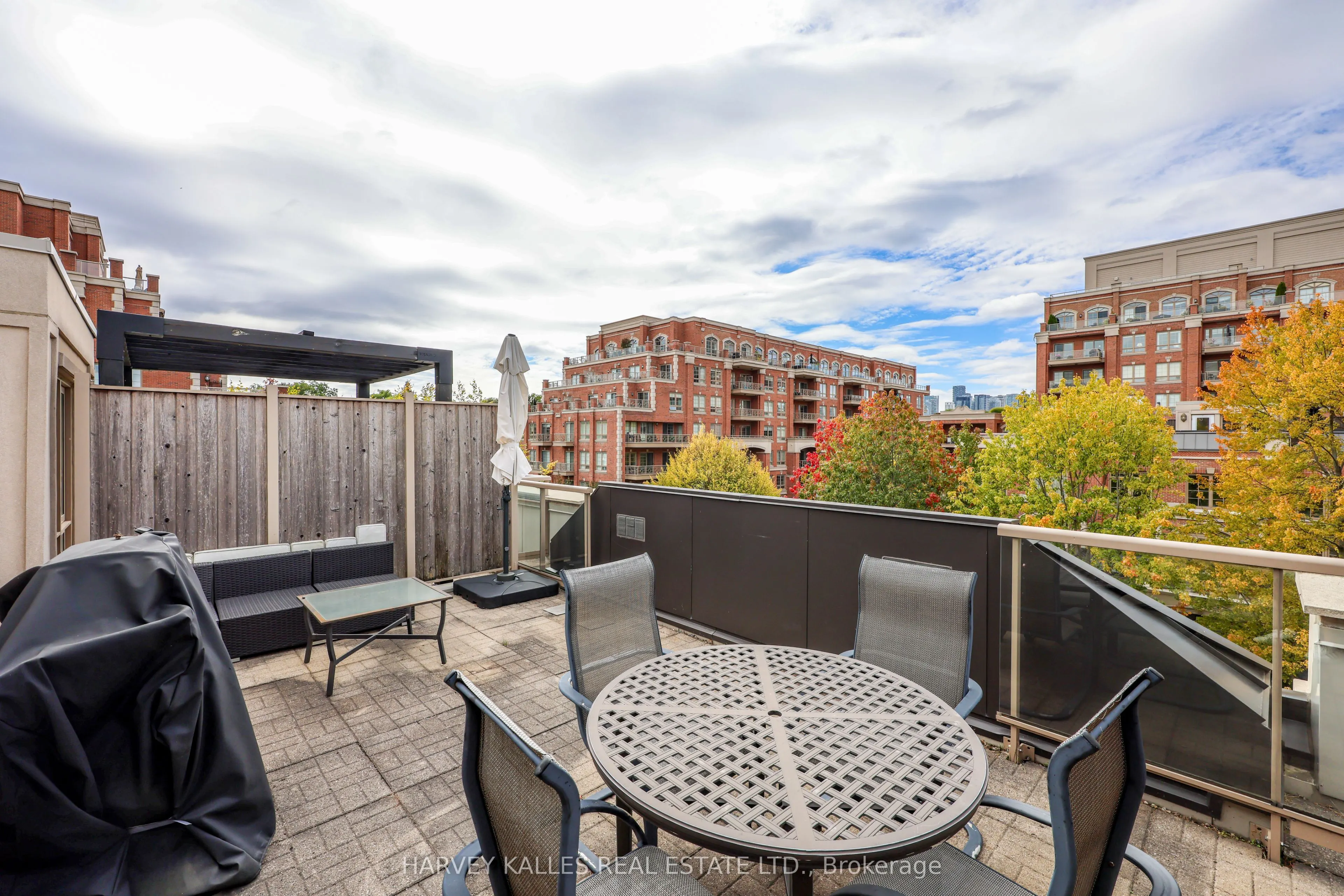 21 Burkebrook Place #TH9