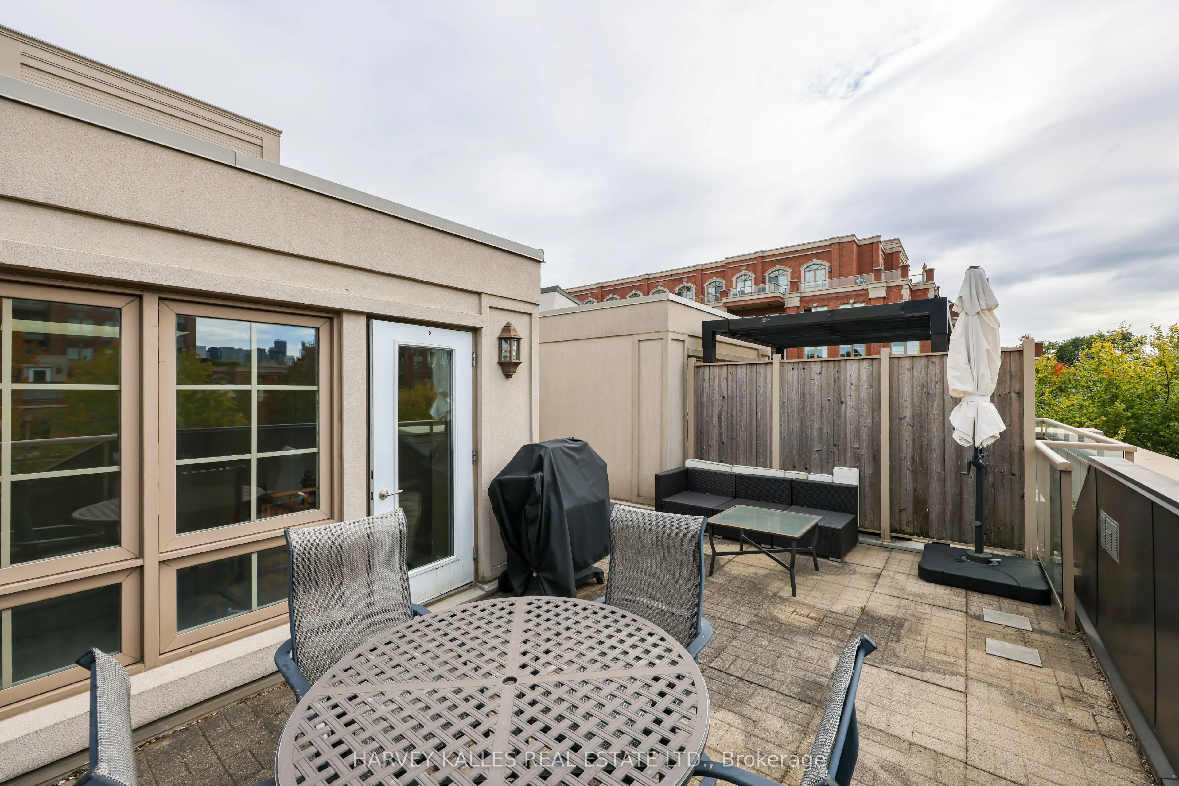 21 Burkebrook Place #TH9