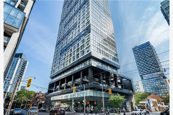 181 Dundas Street E