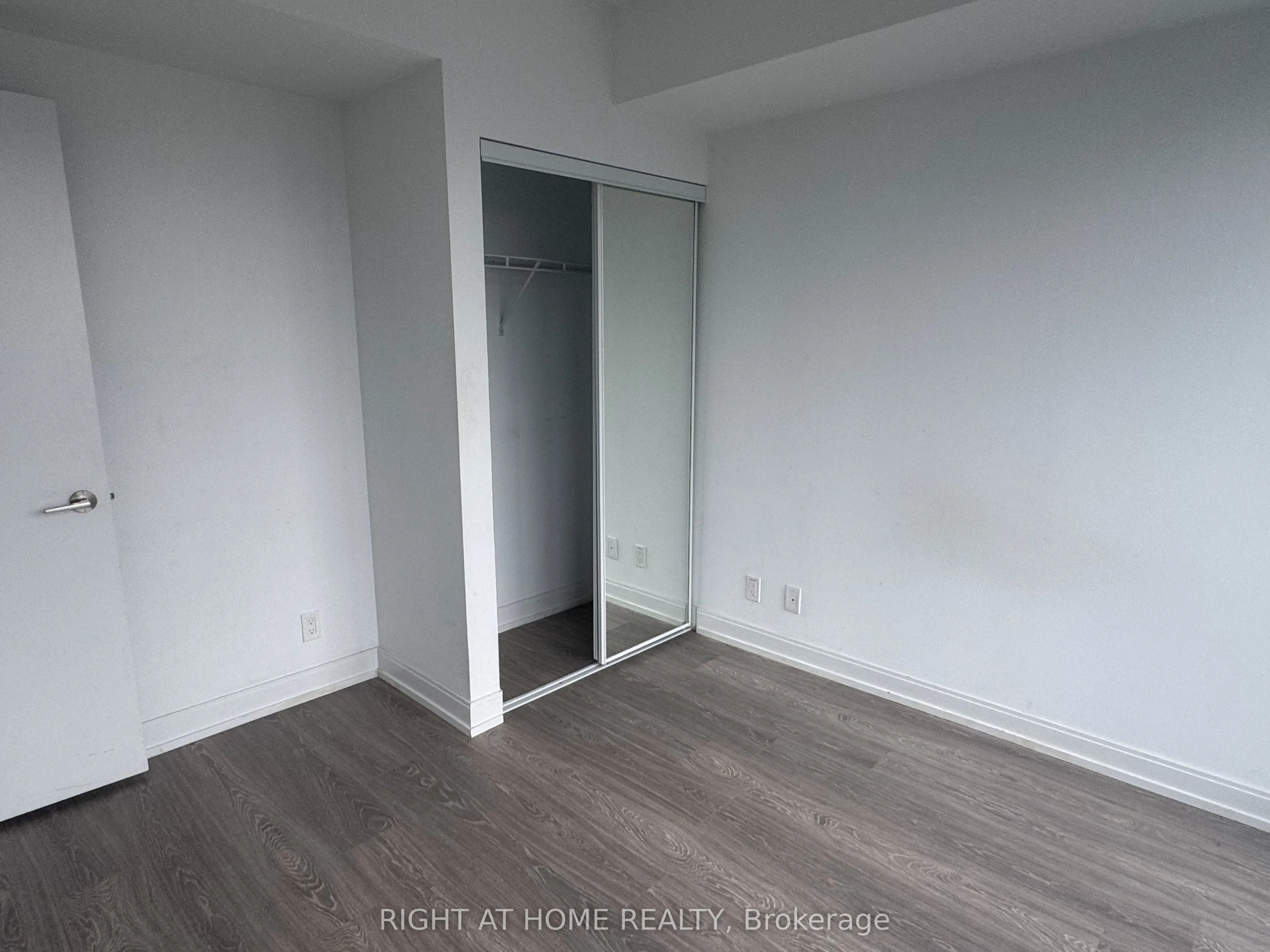 181 Dundas Street E #3708