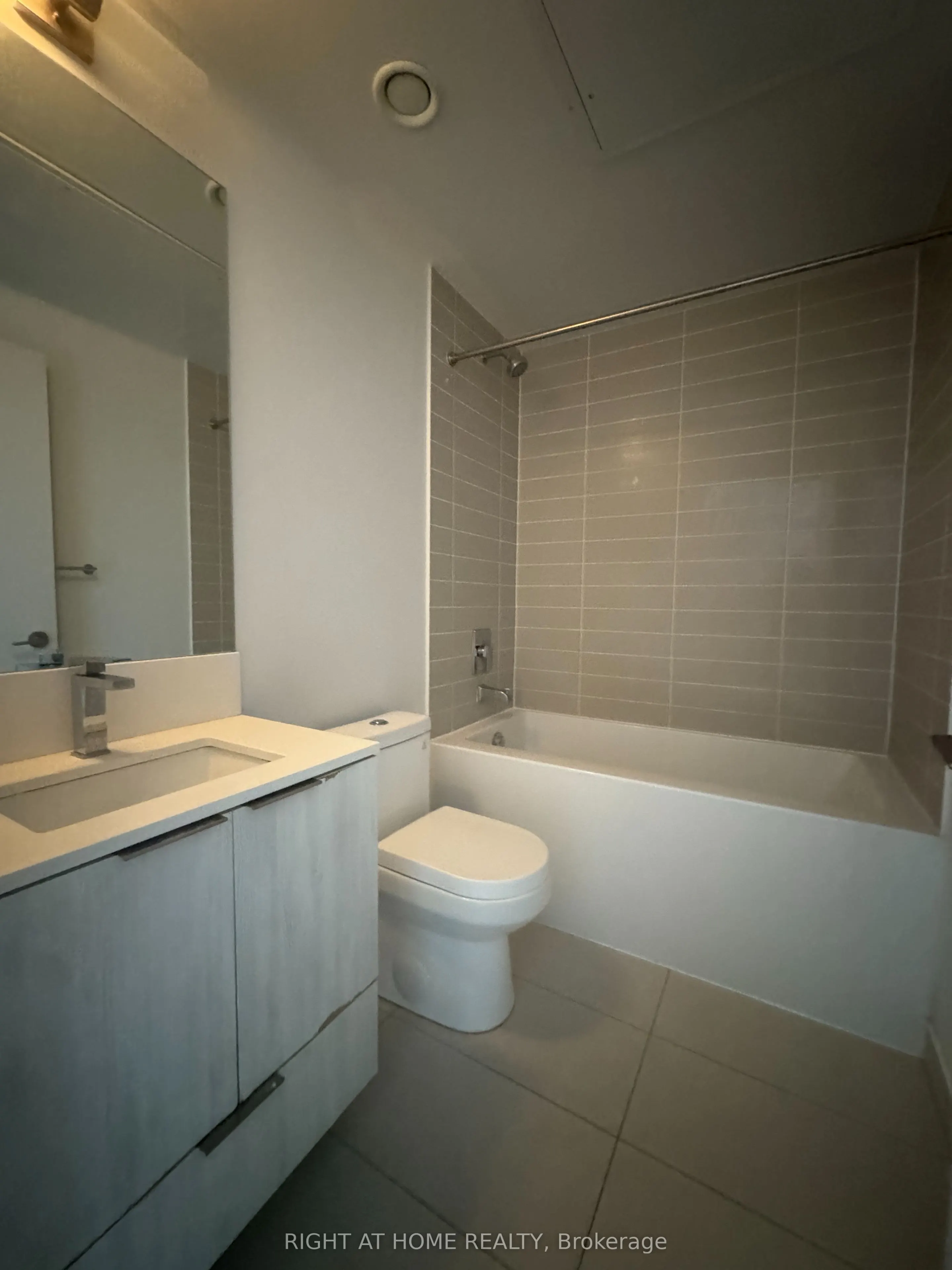 181 Dundas Street E #3708