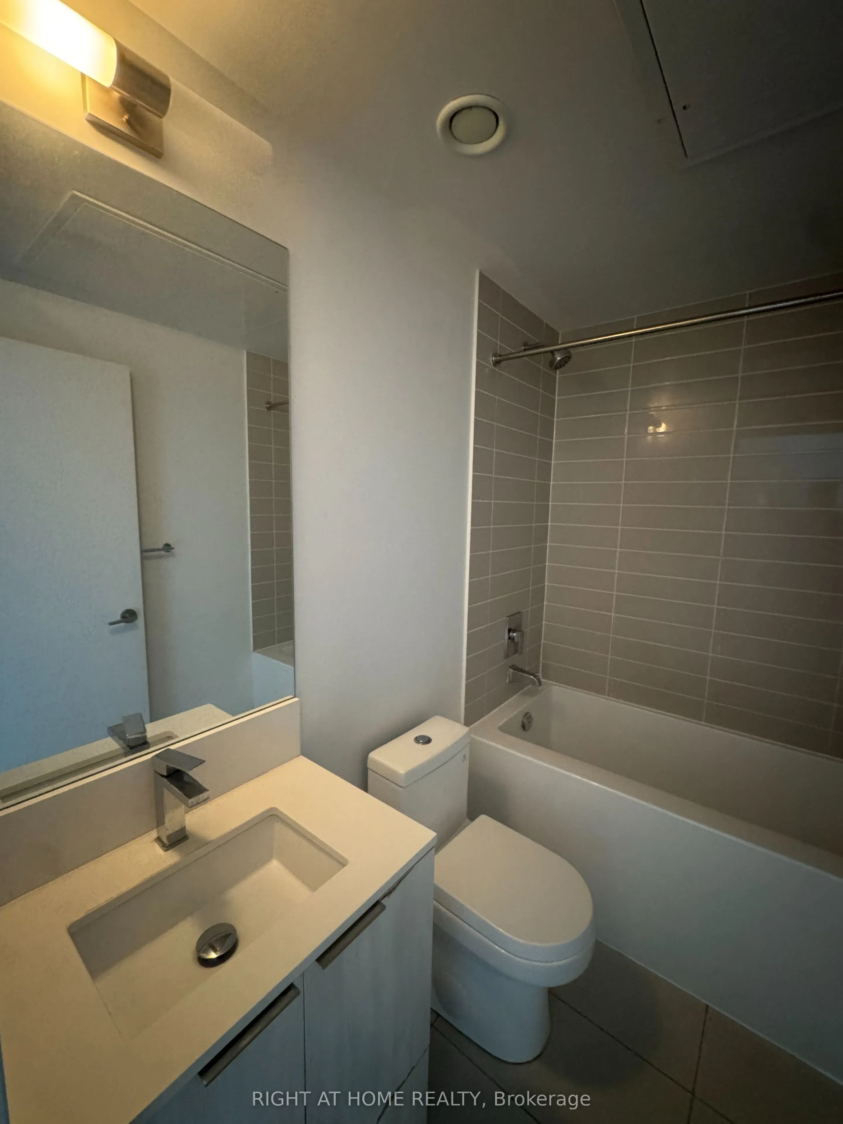 181 Dundas Street E #3708