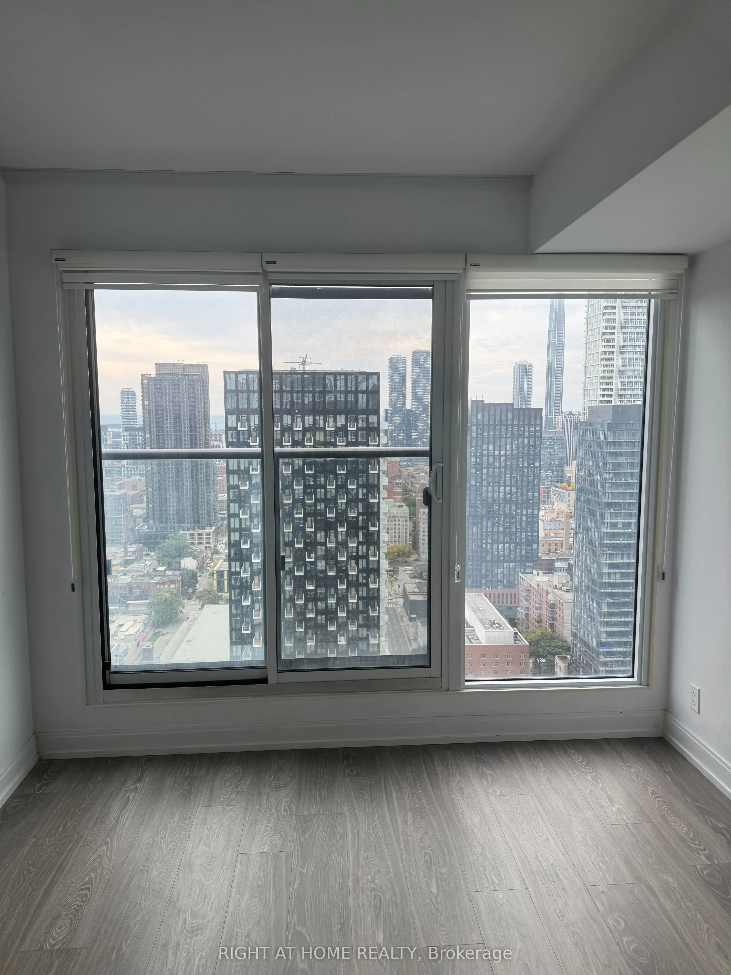 181 Dundas Street E #3708