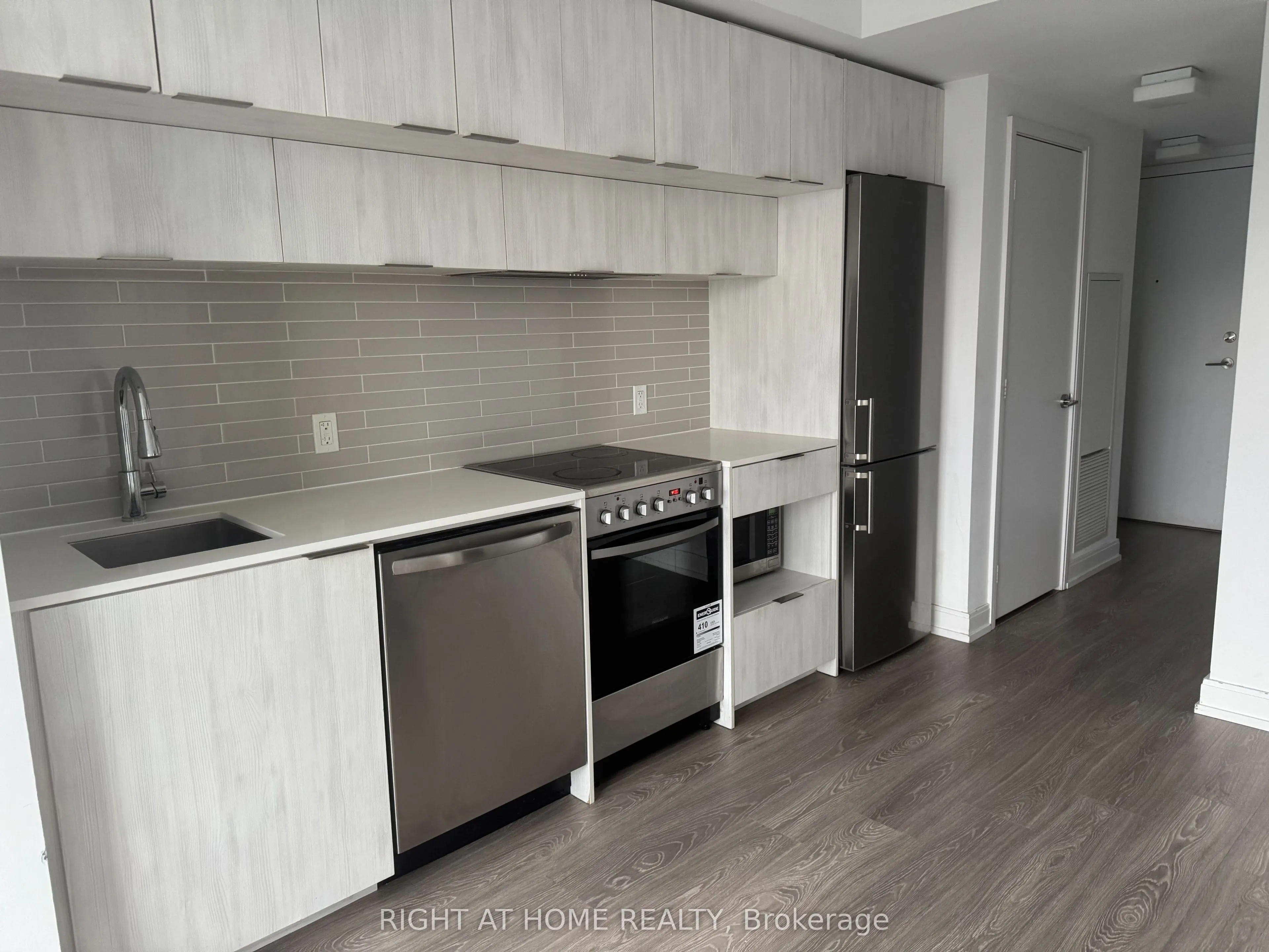181 Dundas Street E #3708