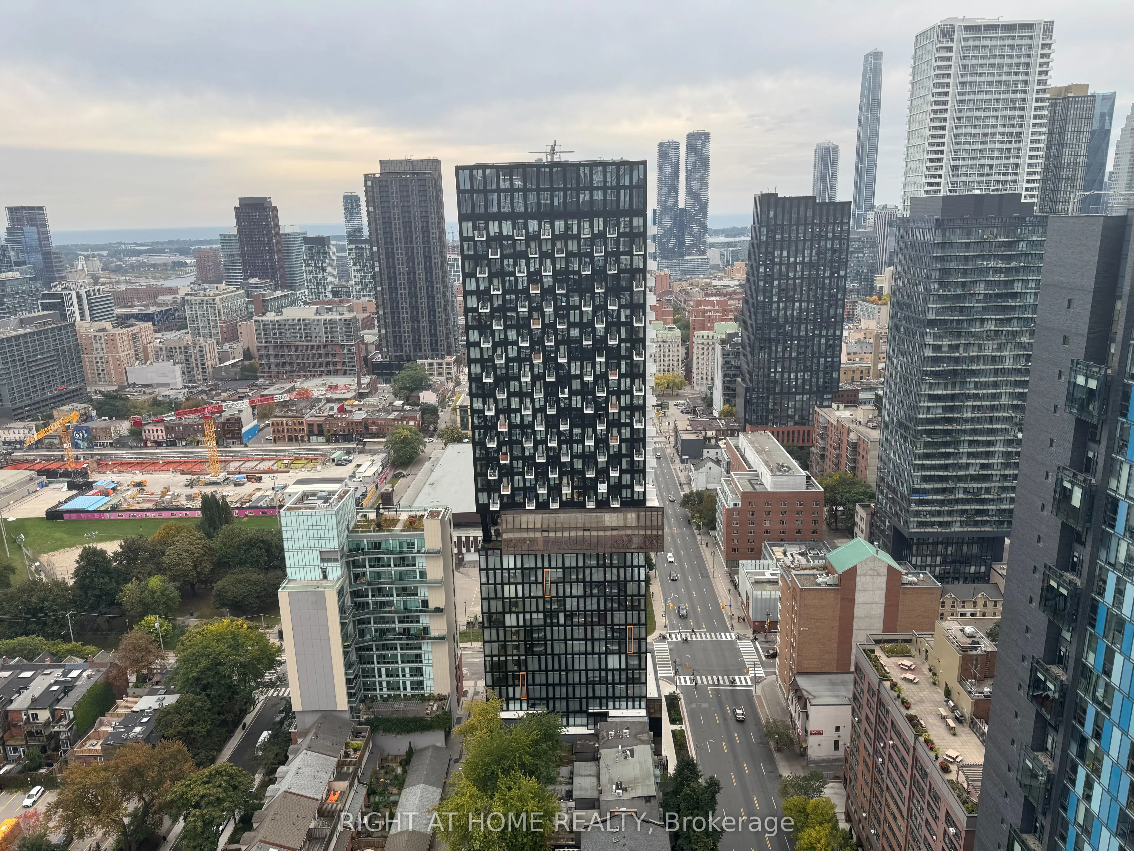 181 Dundas Street E #3708