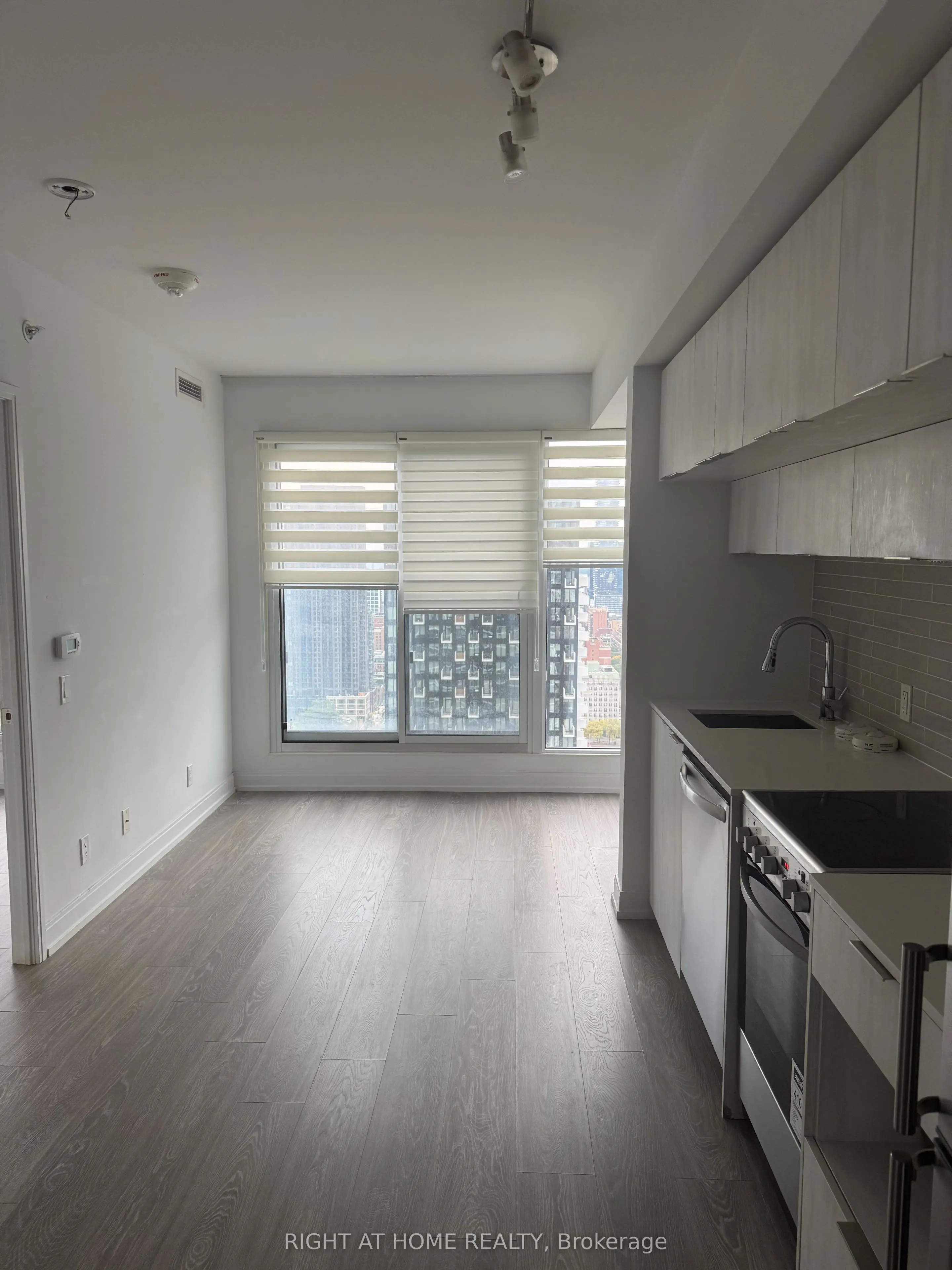 181 Dundas Street E #3708