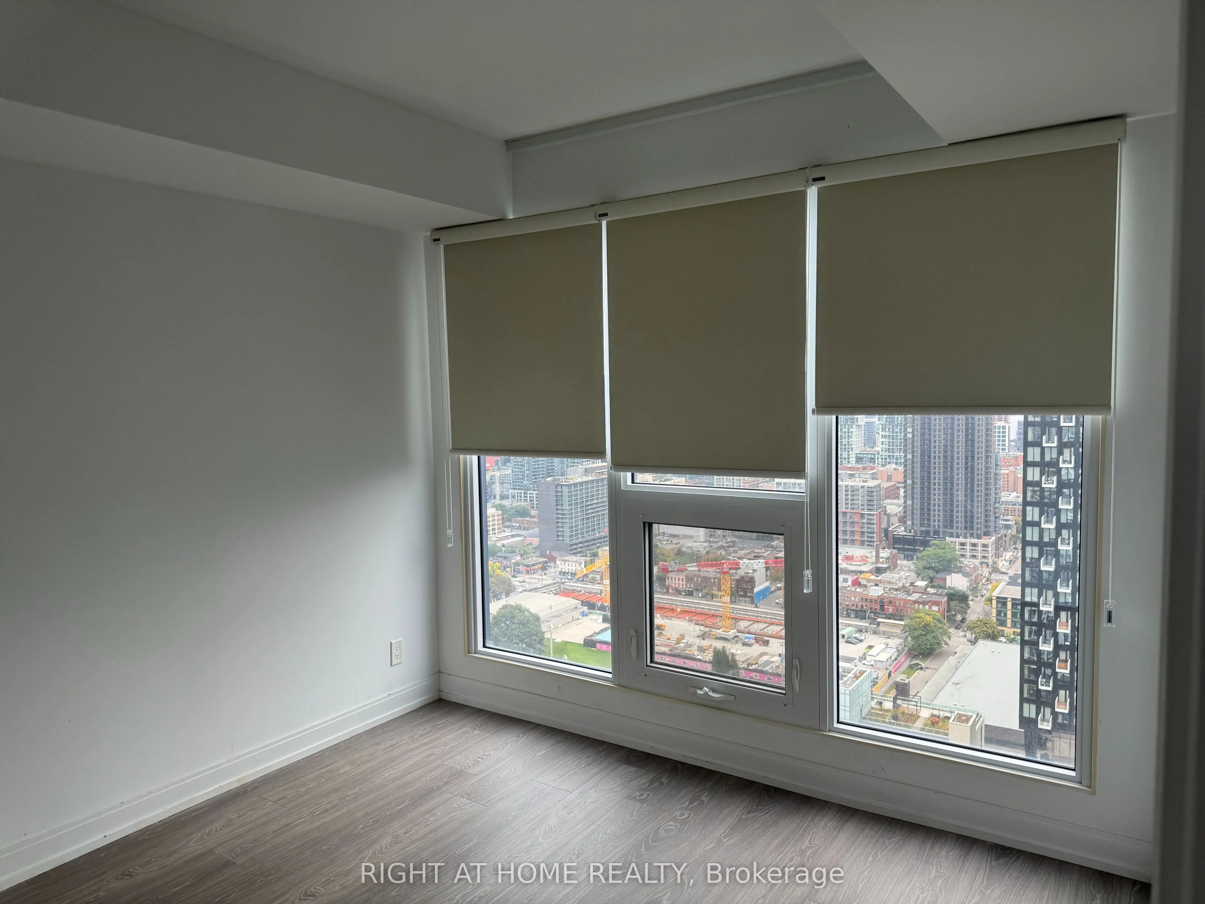 181 Dundas Street E #3708