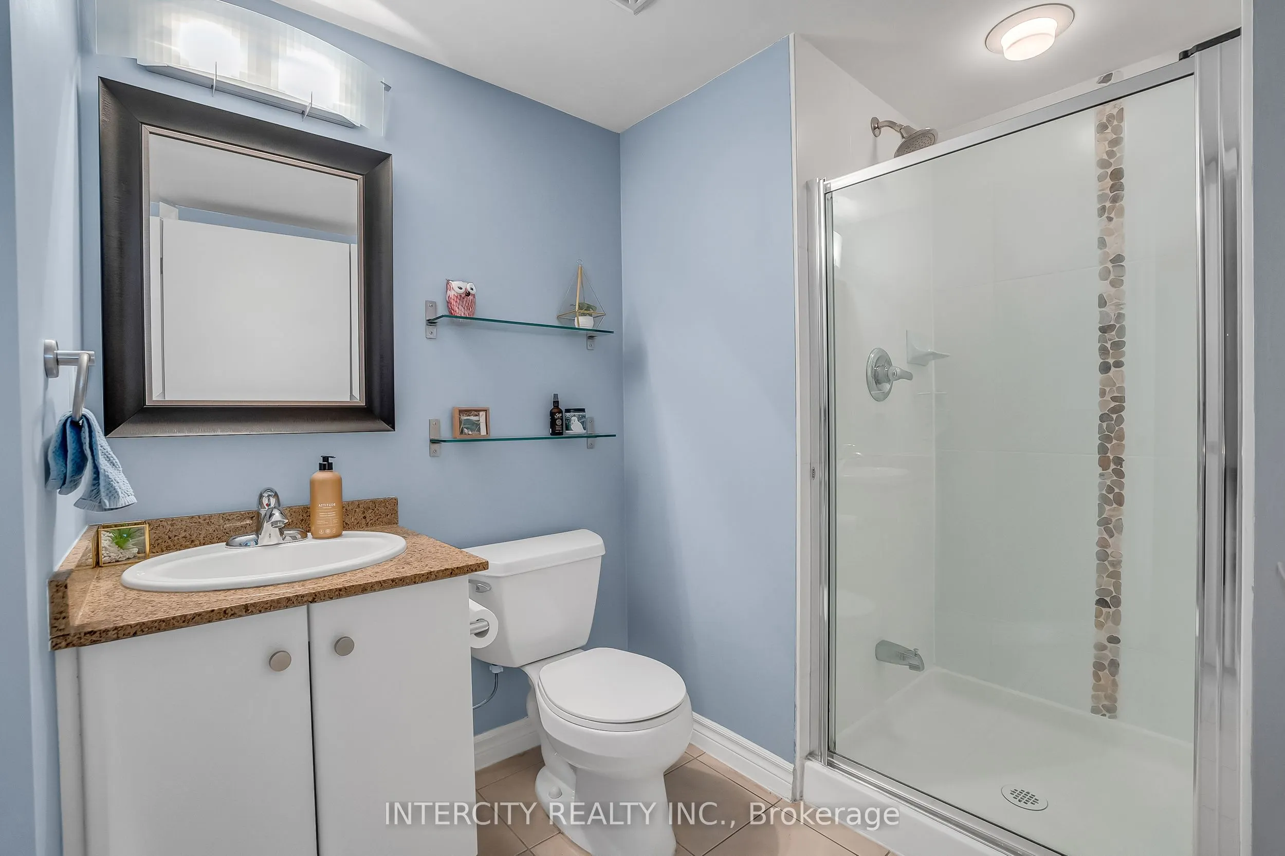 12 Yonge Street #1010