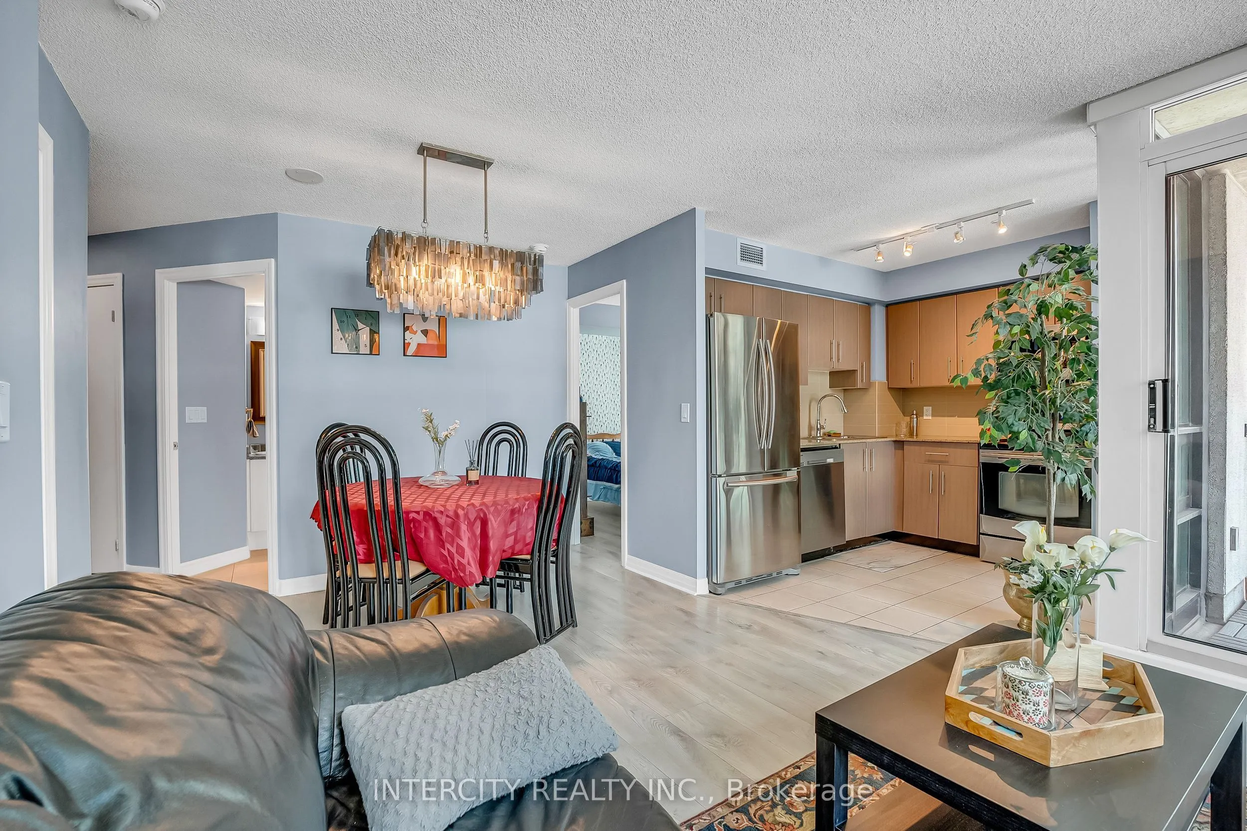 12 Yonge Street #1010