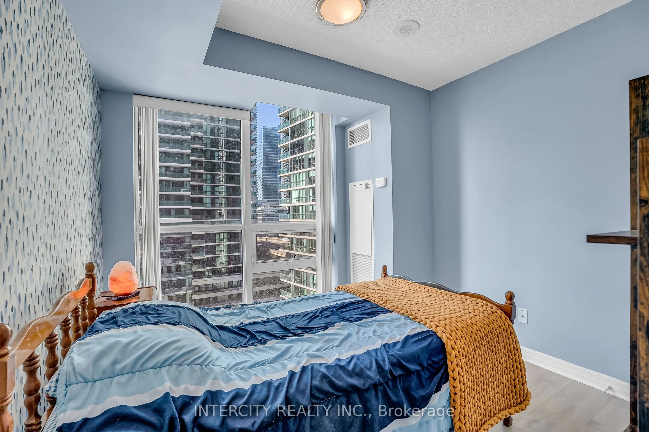 12 Yonge Street #1010
