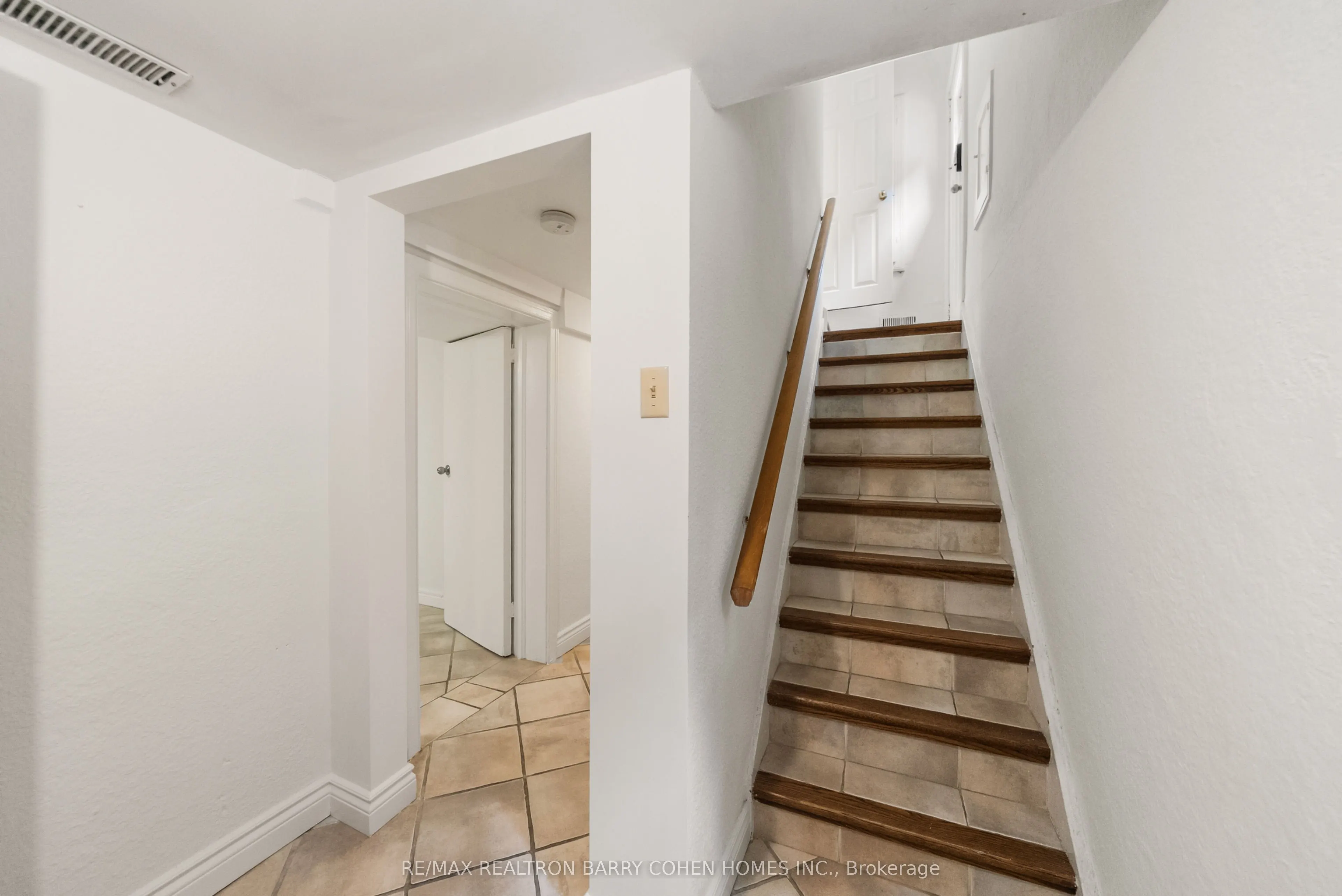 6 Nina Street