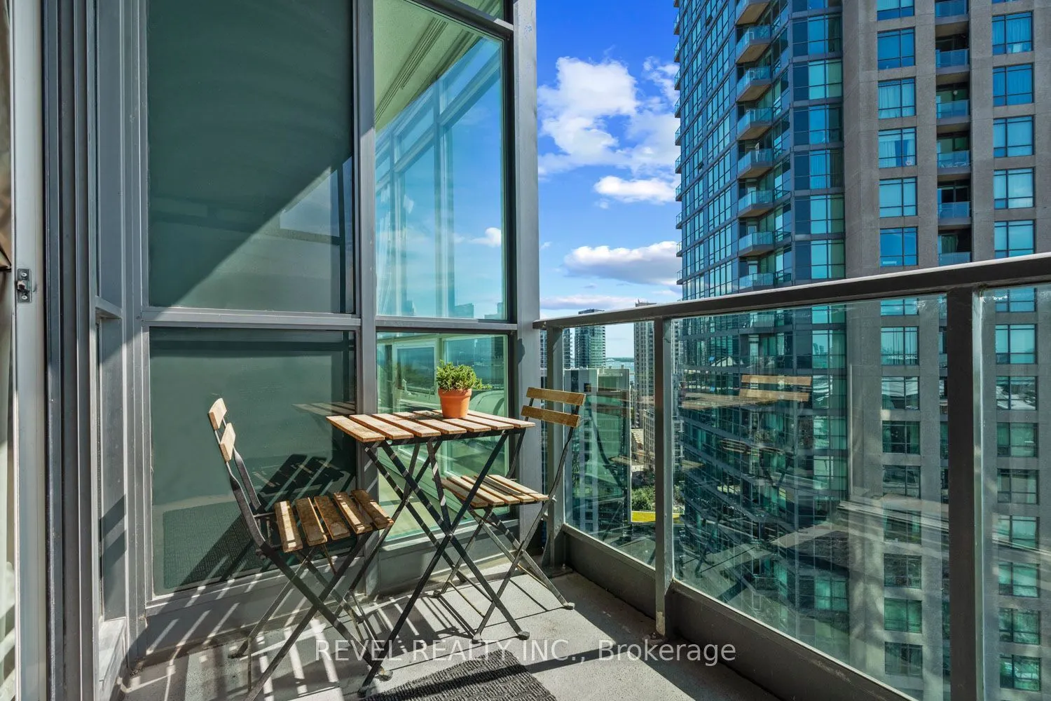 231 Fort York Boulevard #2001